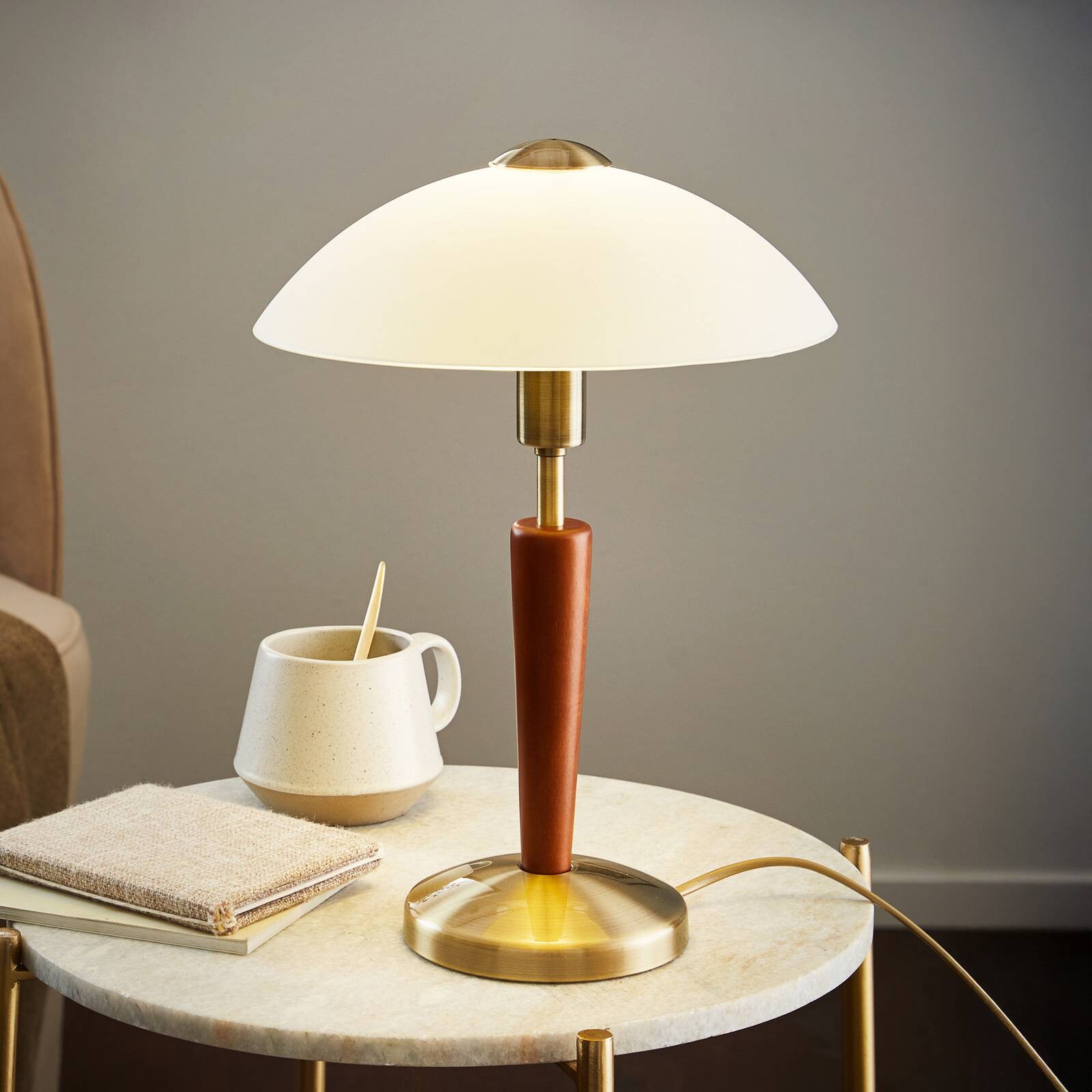Stolová lampa SOLO 1, brúsená/orechová, výška 35 cm kov/sklo stmievateľné
