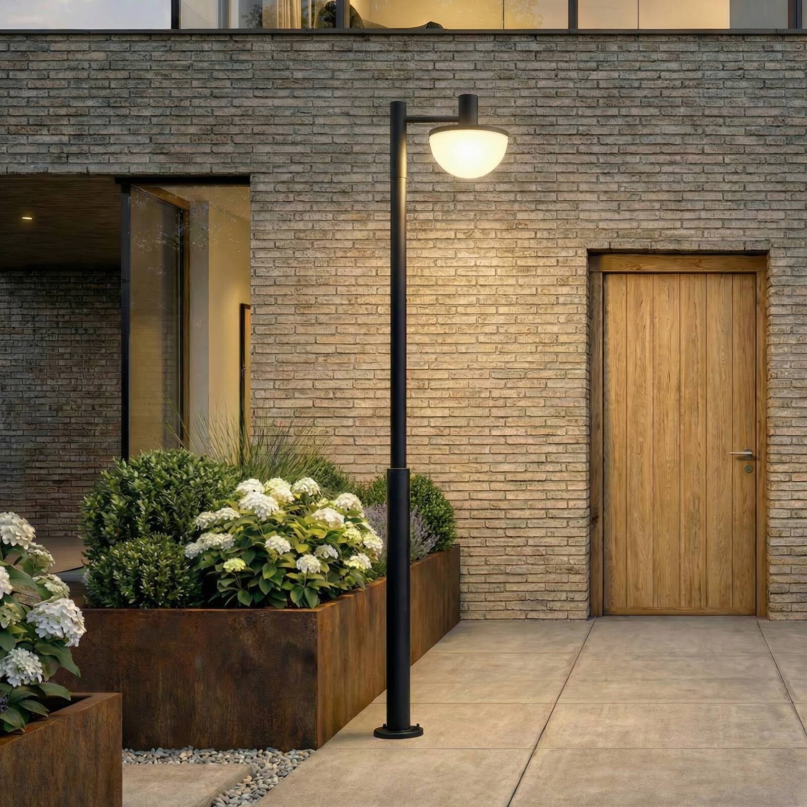 Exterierové LED svietidlo Lucande Toras, čierne, 1-pl., s nastaviteľnou