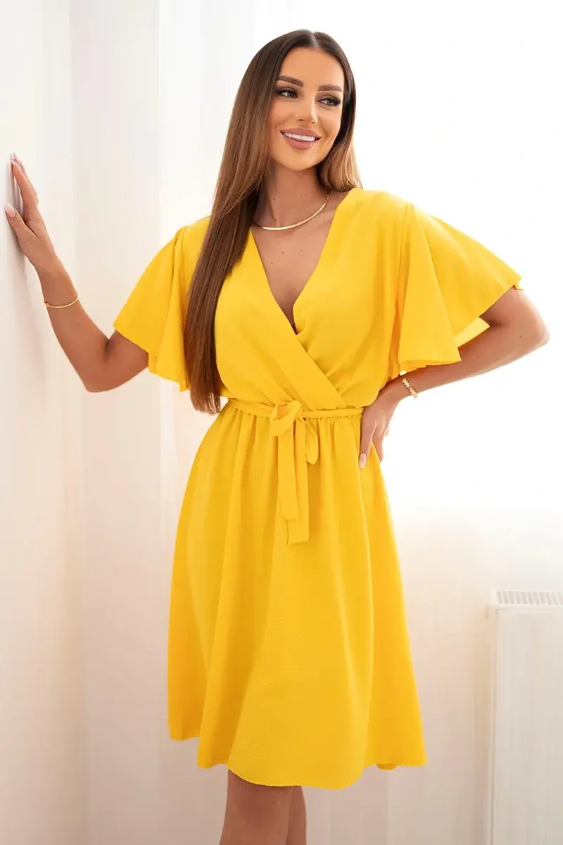 Žlté šaty Kesi Włoski s výstrihom do V