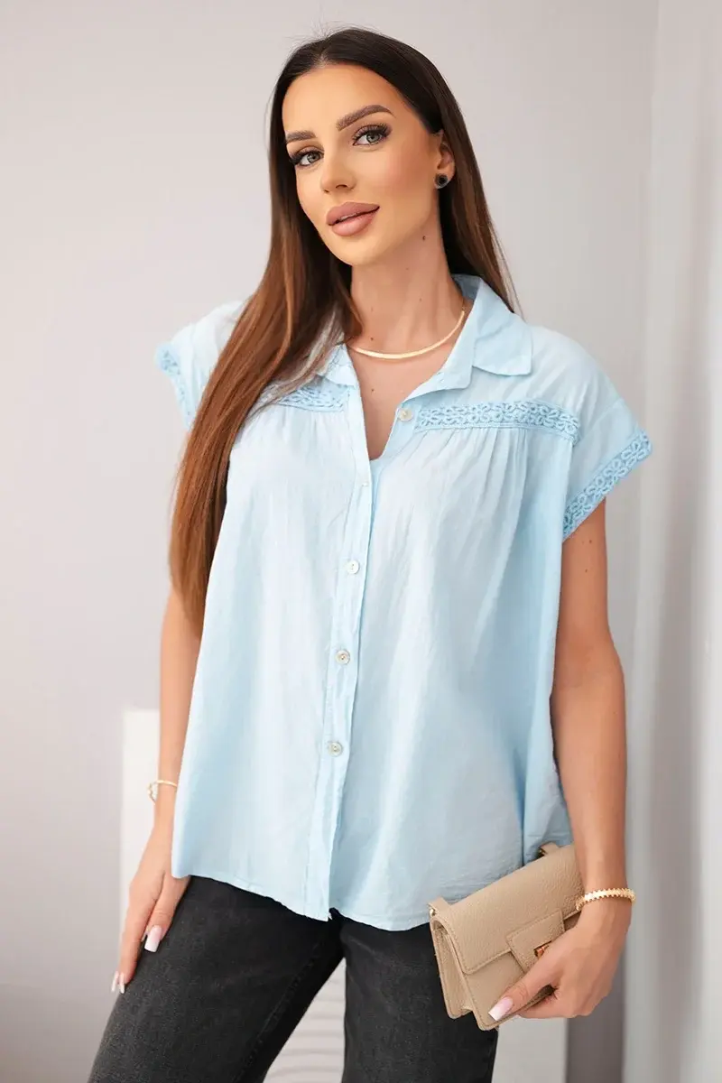 Dámska košeľová blúzka s čipkou a krátkymi rukávmi