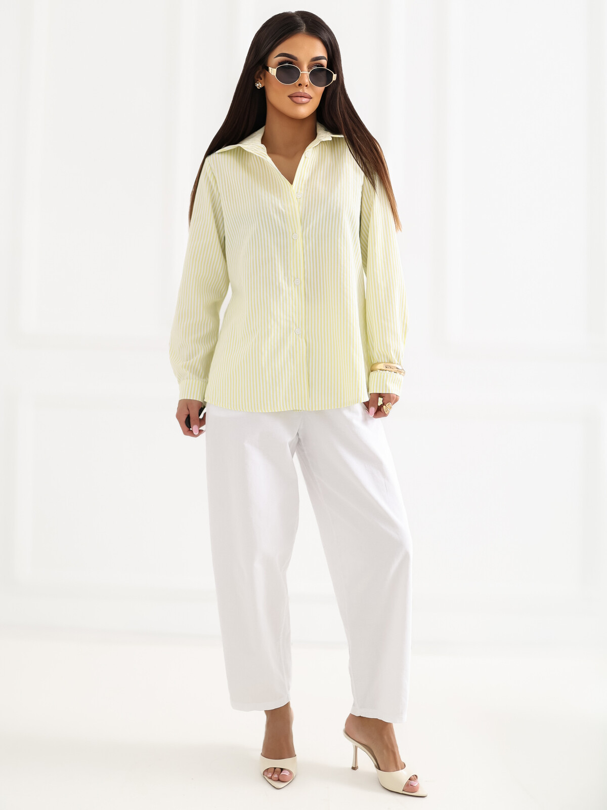 Svetložltá dámska košeľa s prúžkami