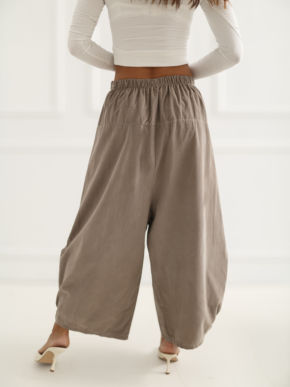 Dámske štruksové nohavice béžové