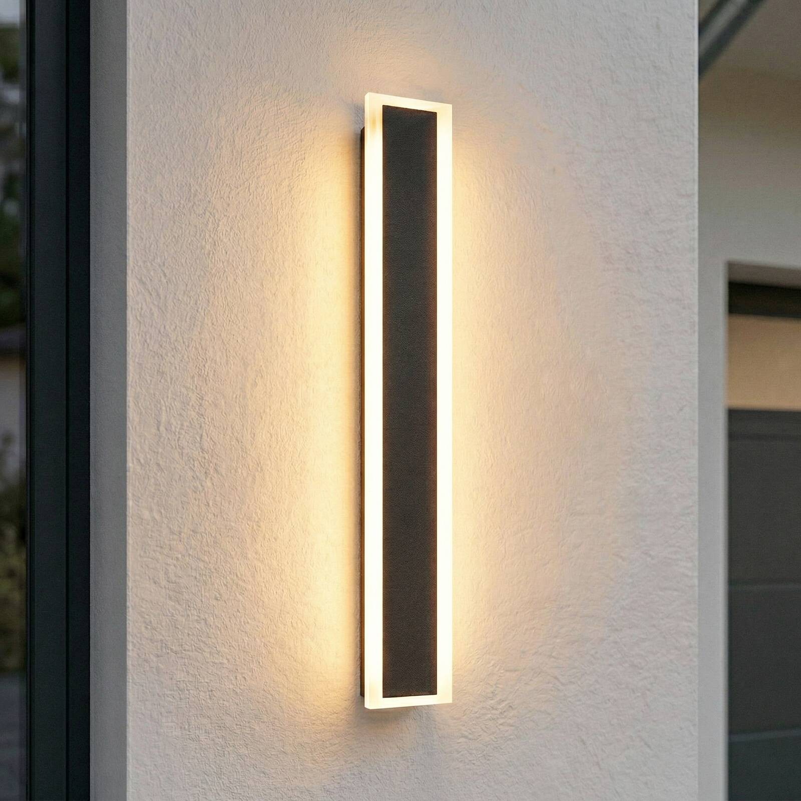 Vonkajšie nástenné LED svietidlo Lucande Ilora, čierna, 60 cm, CCT, IP65