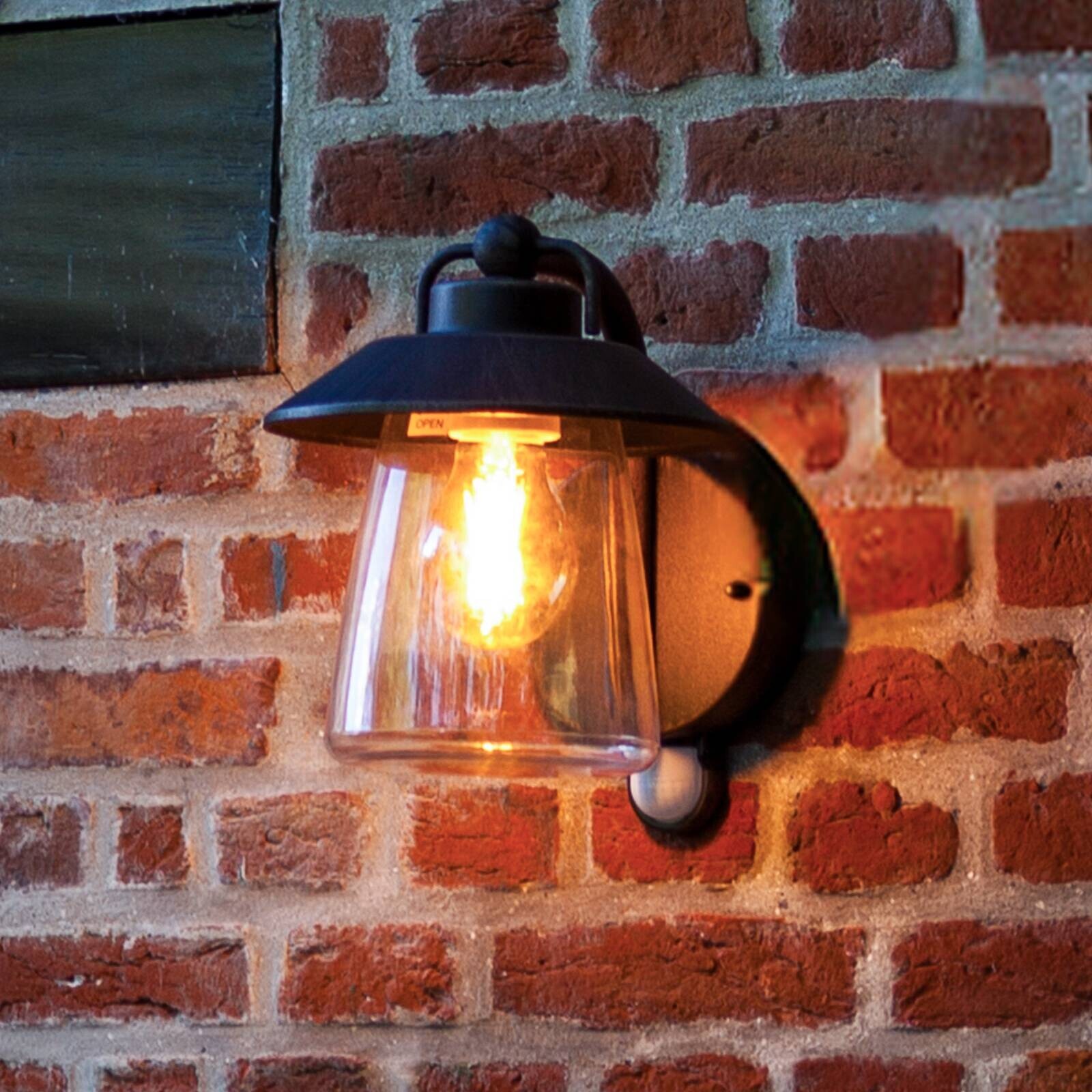 Vonkajšie nástenné svietidlo s senzorom CATE, čierne, 22 cm, IP44, E27