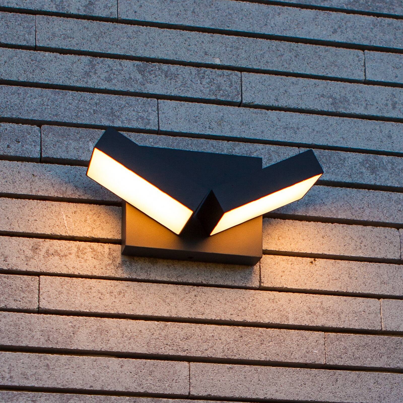 Vonkajšie nástenné LED svietidlo TWISTO, tmavošedé, šírka 15 cm, IP65