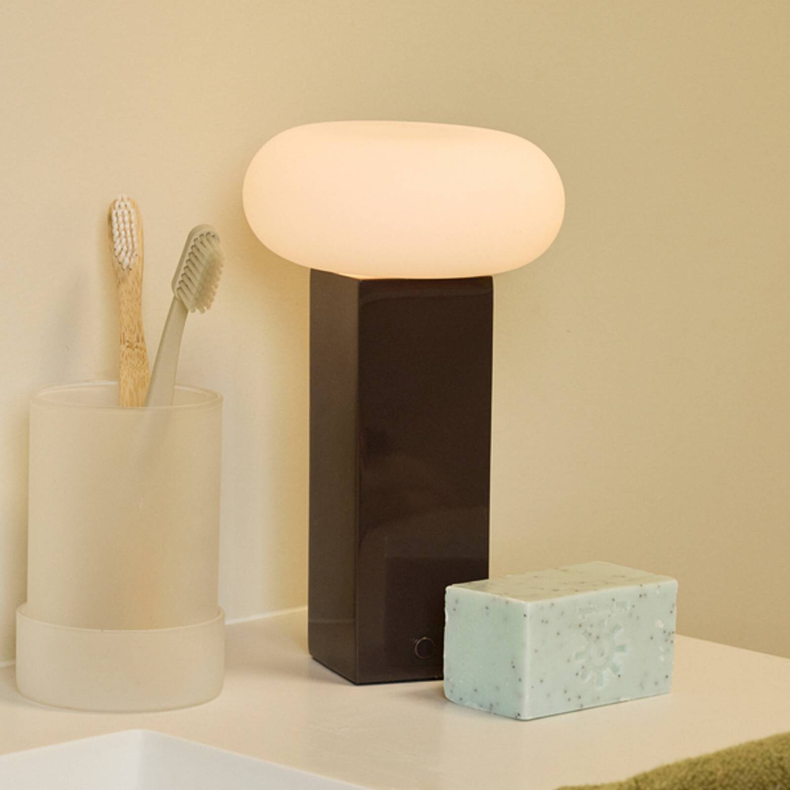 Stolová LED lampa na batérie LOW, hnedá, výška 20 cm, kovová, s stmievačom
