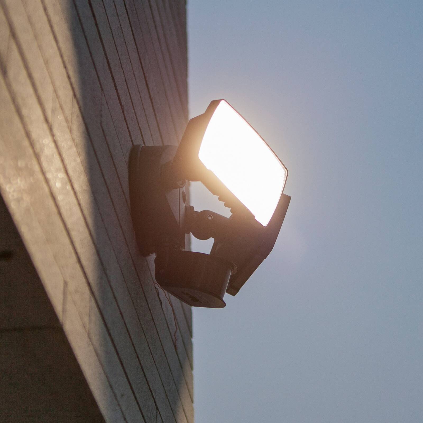 Vonkajší nástenný reflektor s LED senzorom CHIMERA, čierny, 2-pl., IP54