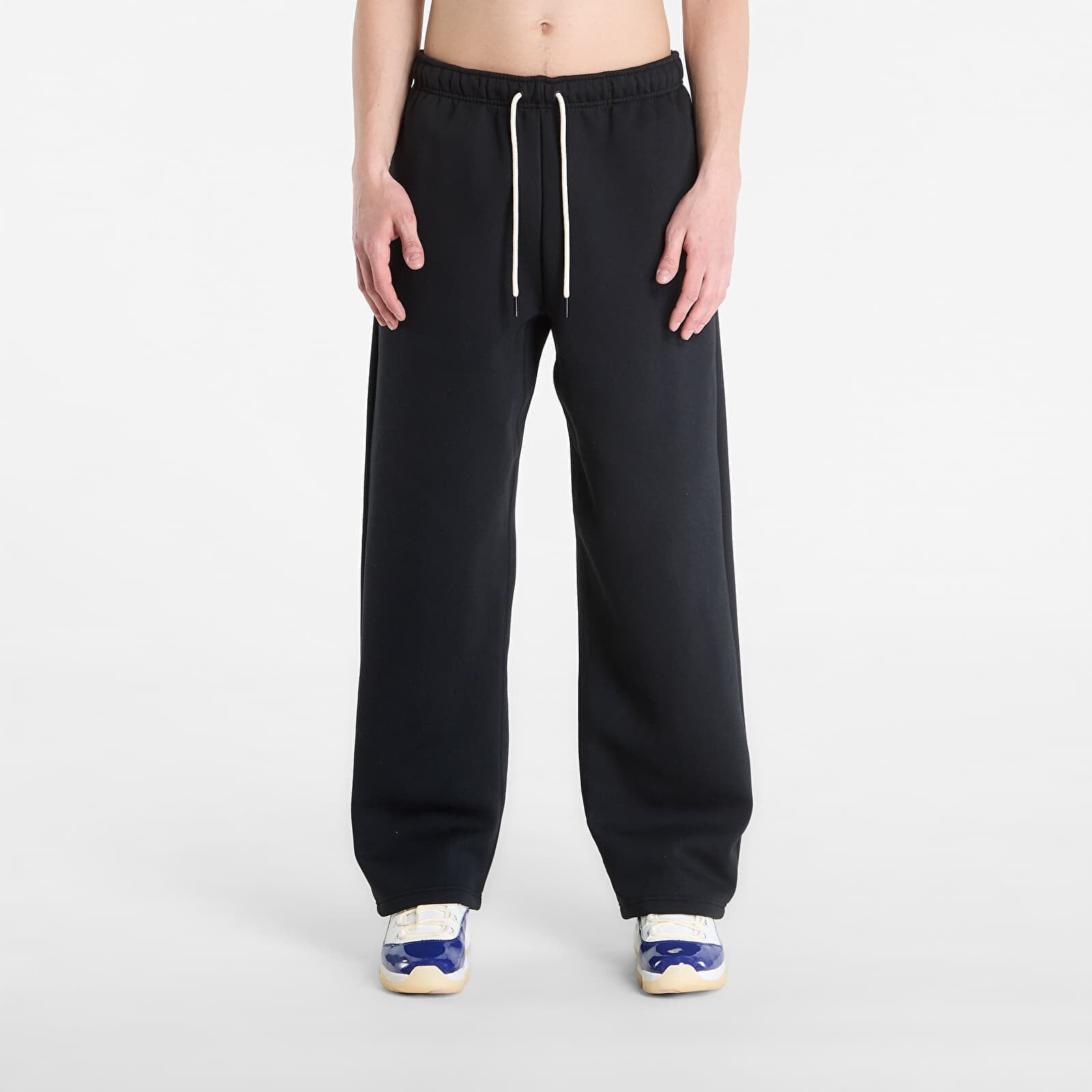 Tepláky Nike Standard Issue Men's Therma-FIT Brushed Open-Hem Basketball Pants Black/ Pale Ivory L