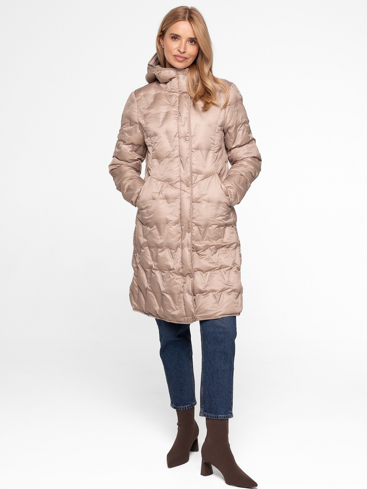 Dámska prešívaná bunda s nastaviteľnou kapucňou