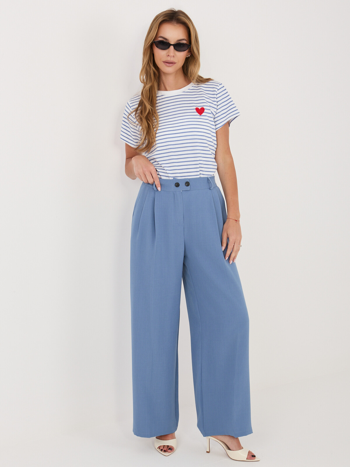 Bielo-modré dámske tričko s pruhmi