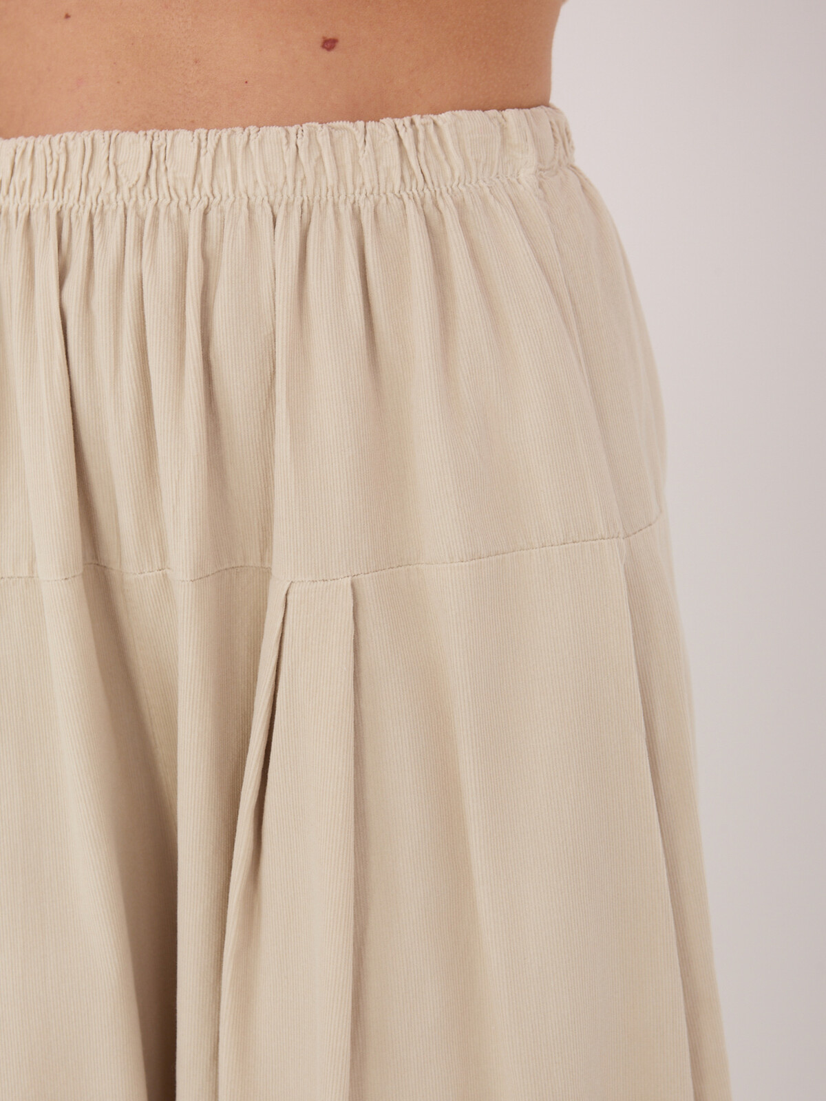 Béžové dámske nohavice z manžestru