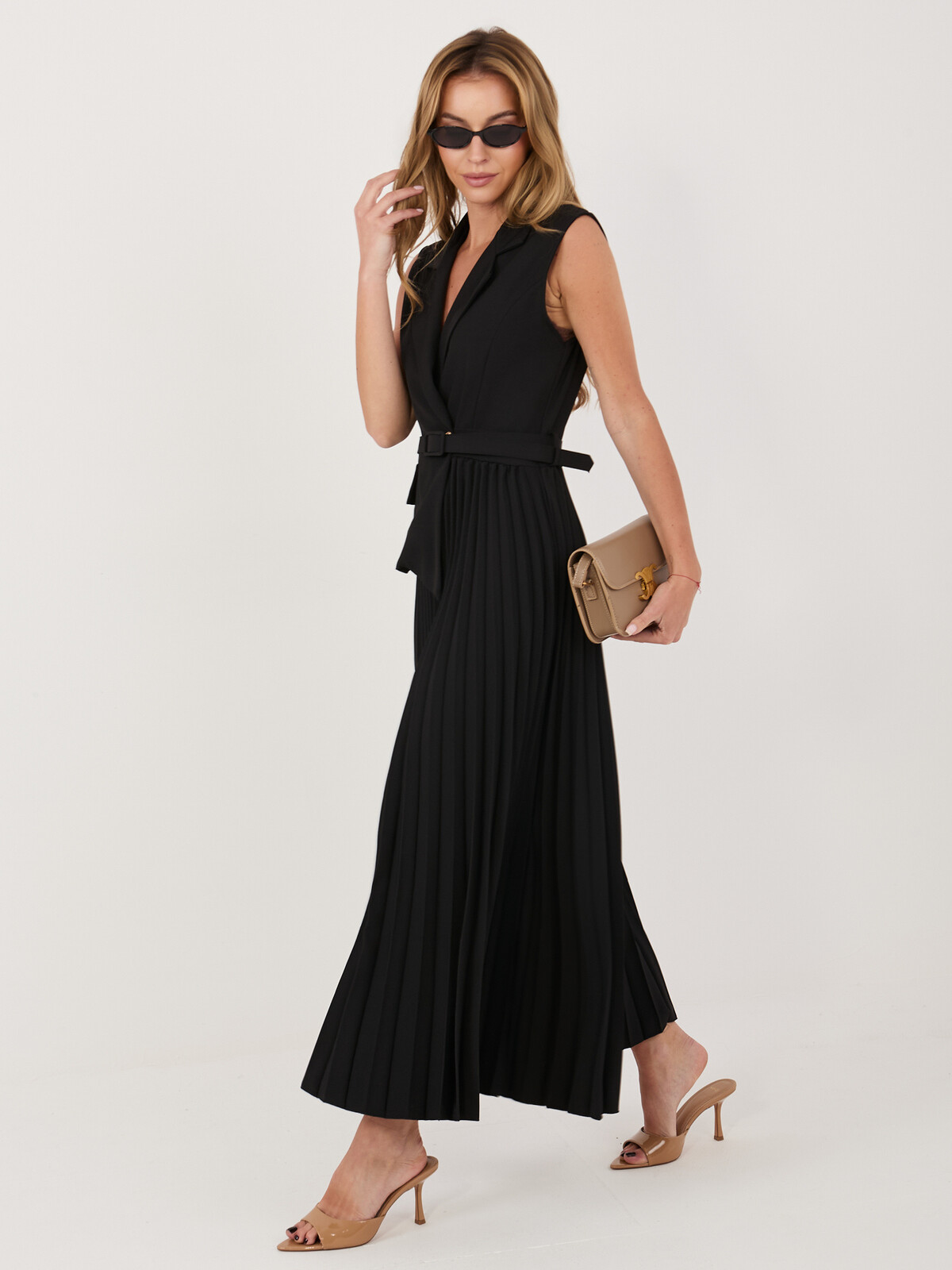 Čierne elegantné šaty s opaskom