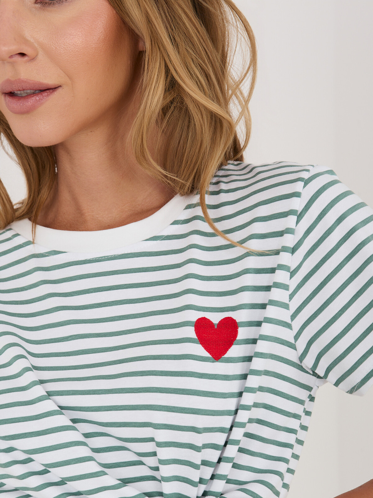 Tričko s výšivkou srdca, khaki