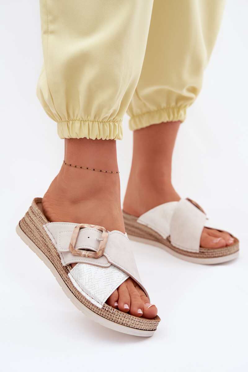 Dámske platformové sandále s ozdobnou prackou Inblu