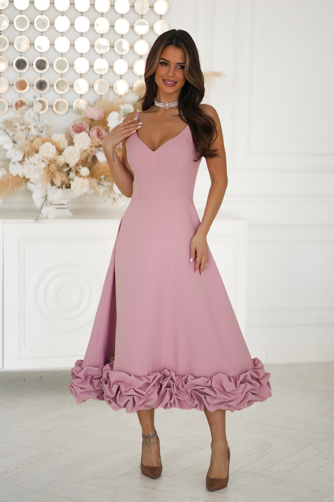 Bicotone Staroružové midi šaty s riaseným lemom Veľkosť: XS