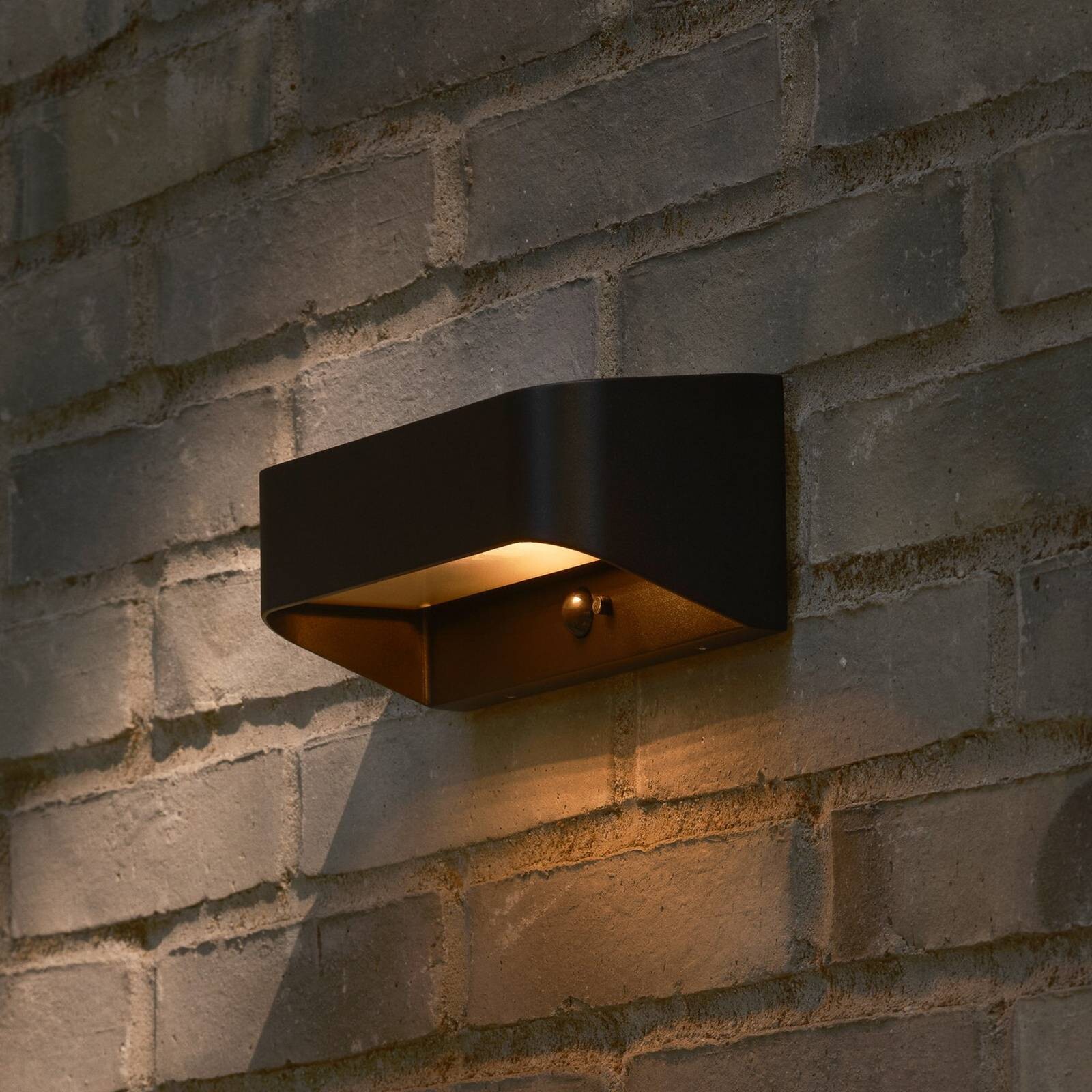 Solárne vonkajšie nástenné svietidlo Marcellio, čierna, so senzorom, IP54