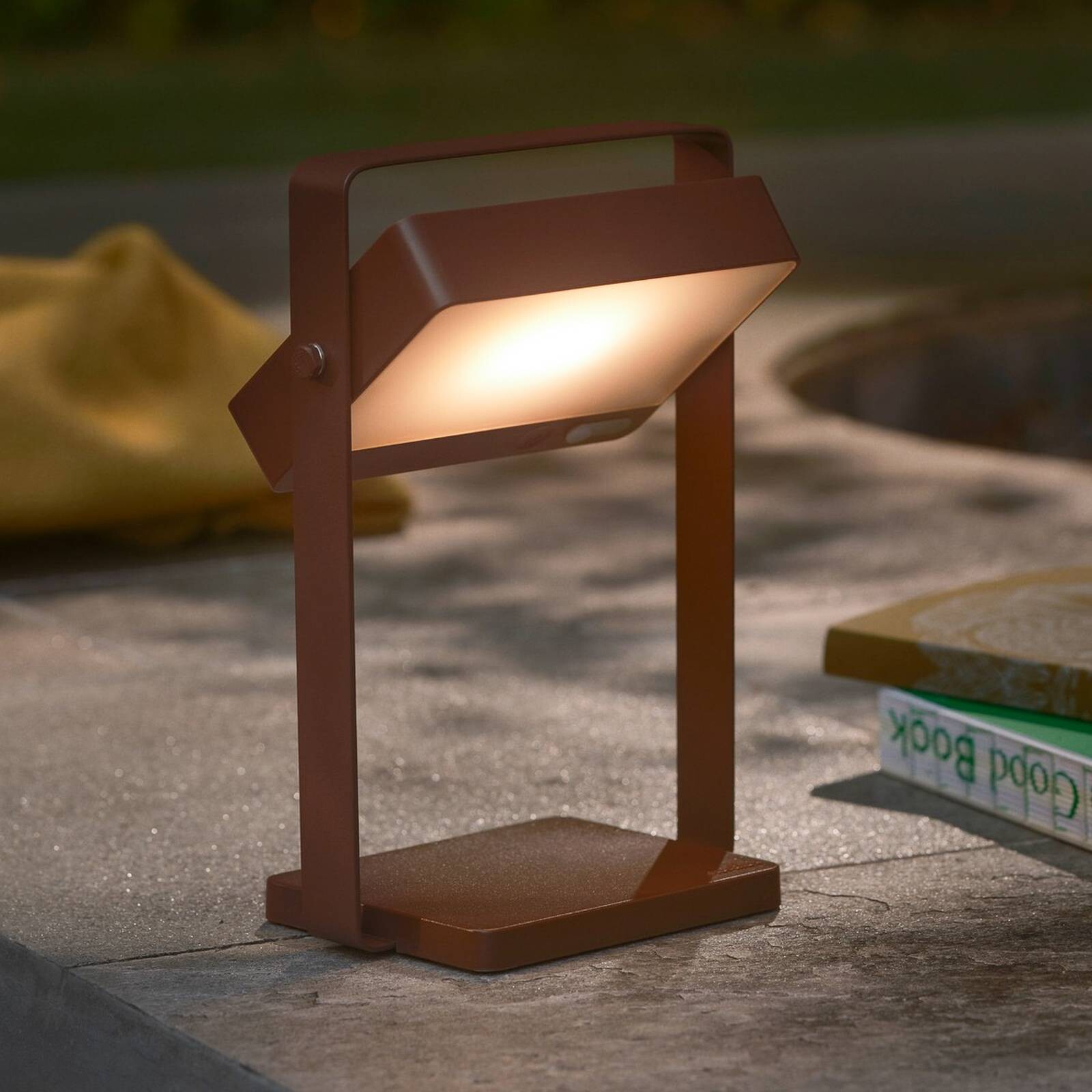 Solární stolová LED lampa Saulio, hnedá, IP44, hliník, USB, akumulátor