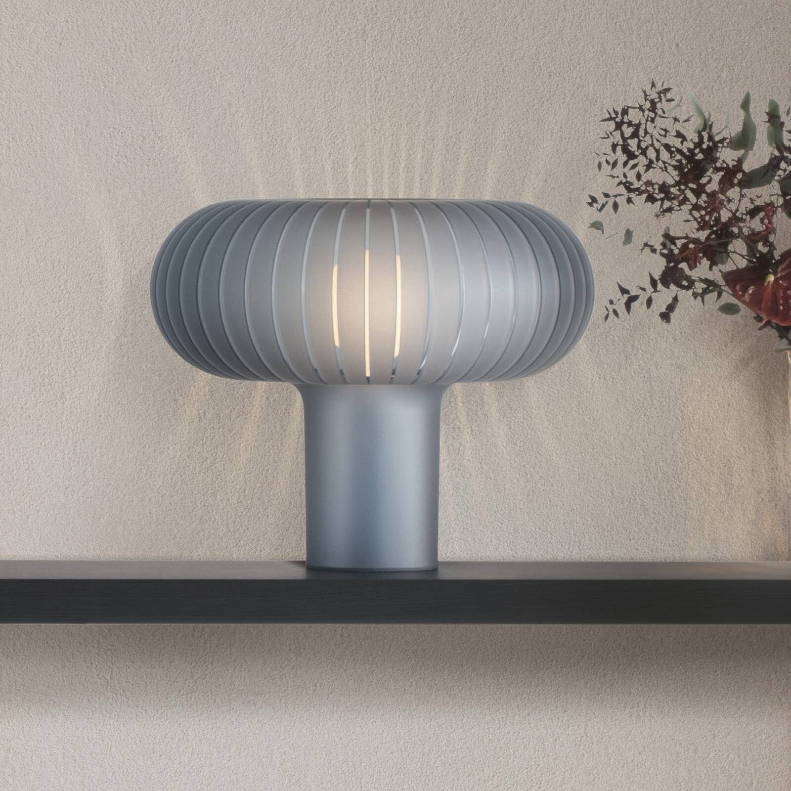 Kartell Stolová lampa Teresa Frozen, nebovo modrá, stmievateľná, E27