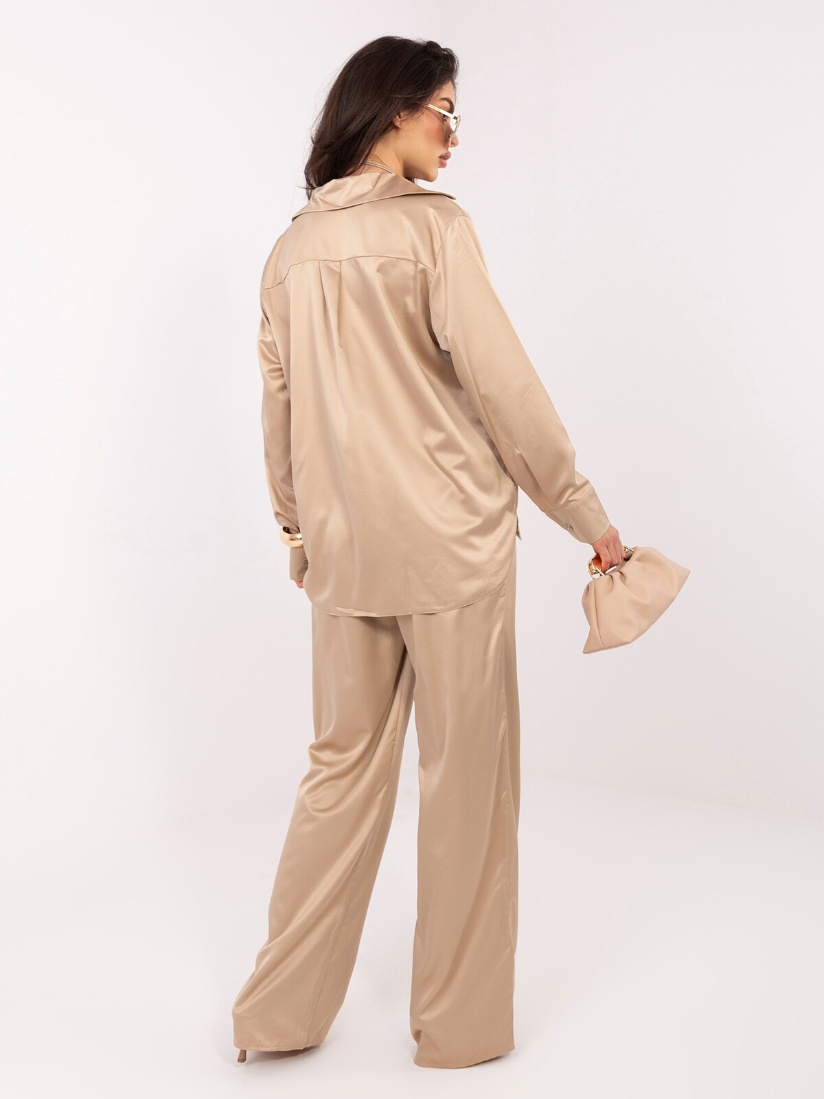 Béžový saténový set s pásikom