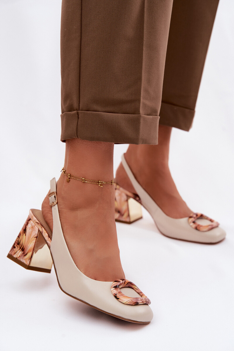 Kožené dámske sandále s blokovým podpätkom a prackou