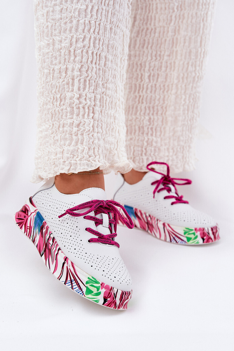 Skórzane Sneakersy Damskie Na Wzorzystej Platformie Vinceza 88017 Białe 38