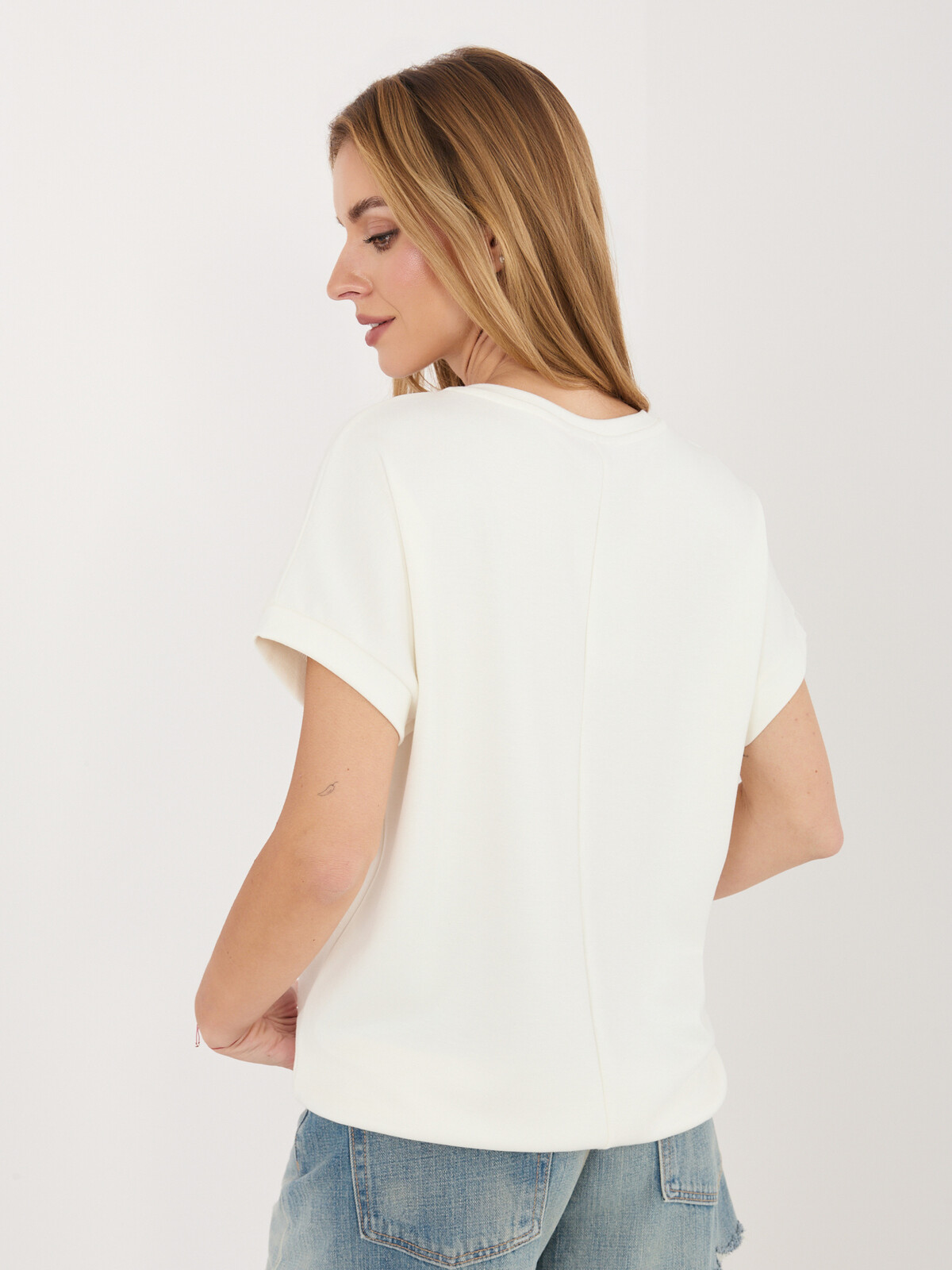 Ecru oversize blúzka s kontrastným nápisom
