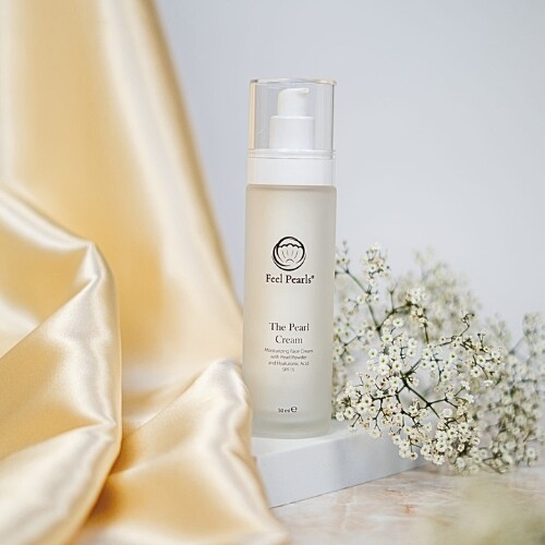 Hydratačný pleťový krém s perlovým práškom a kyselinou hyalurónovou SPF 15 Feel Pearls 50ml
