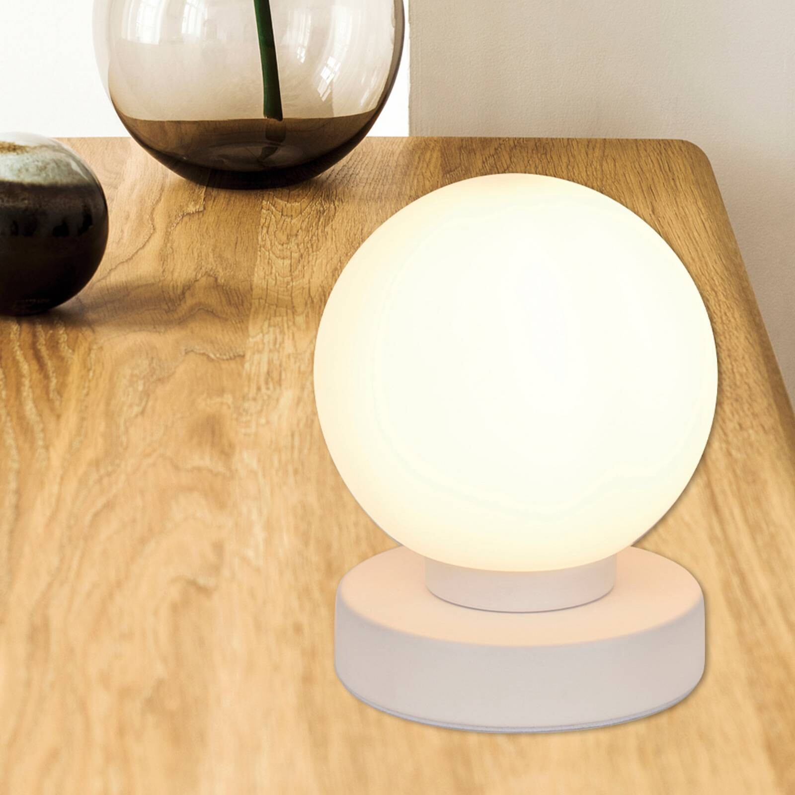 Stolová lampa Seventy, matná biela, výška 15 cm, kov/sklo