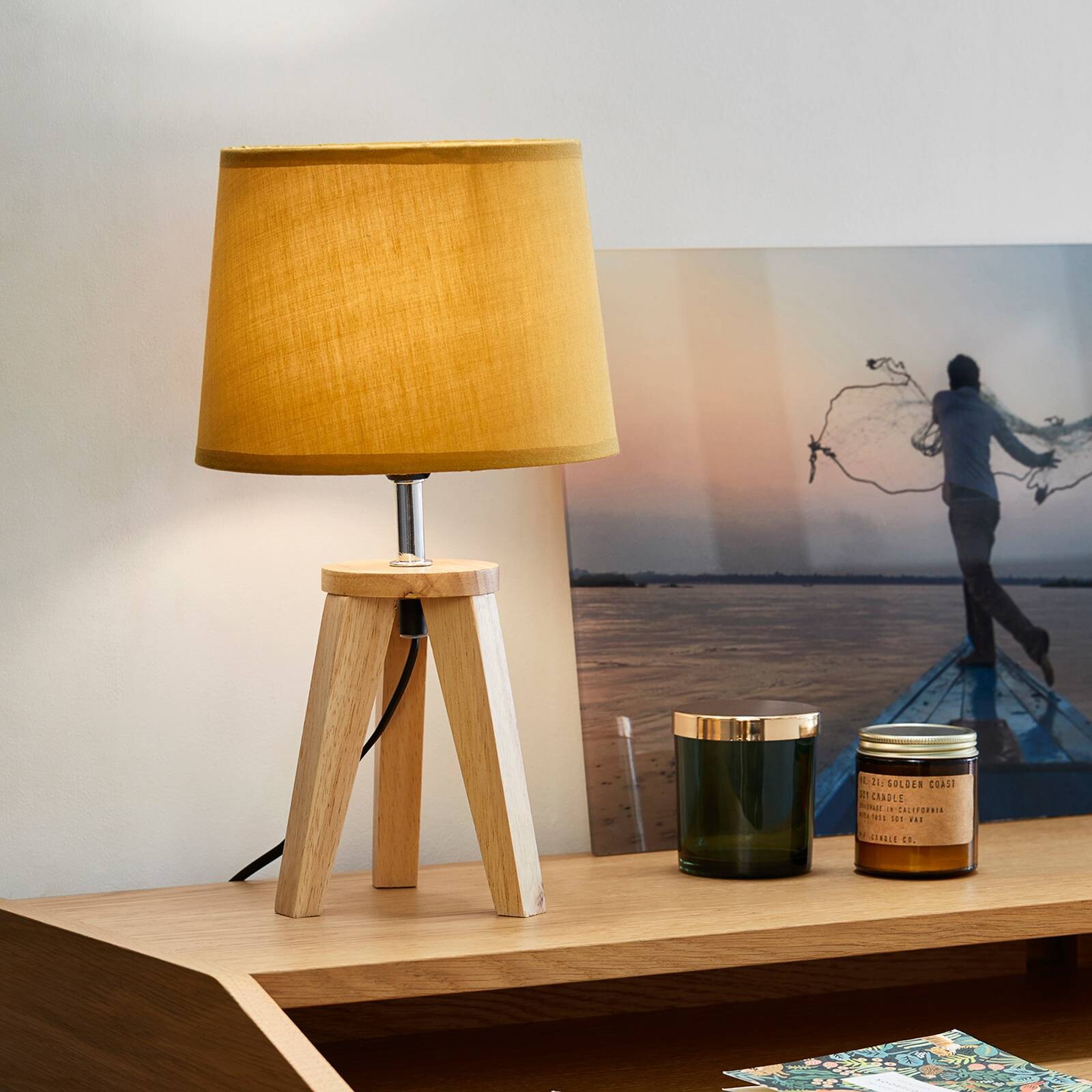Stolová lampa Yoga, horčicovožltá/svetlé drevo, 34 cm, bavlna/drevo