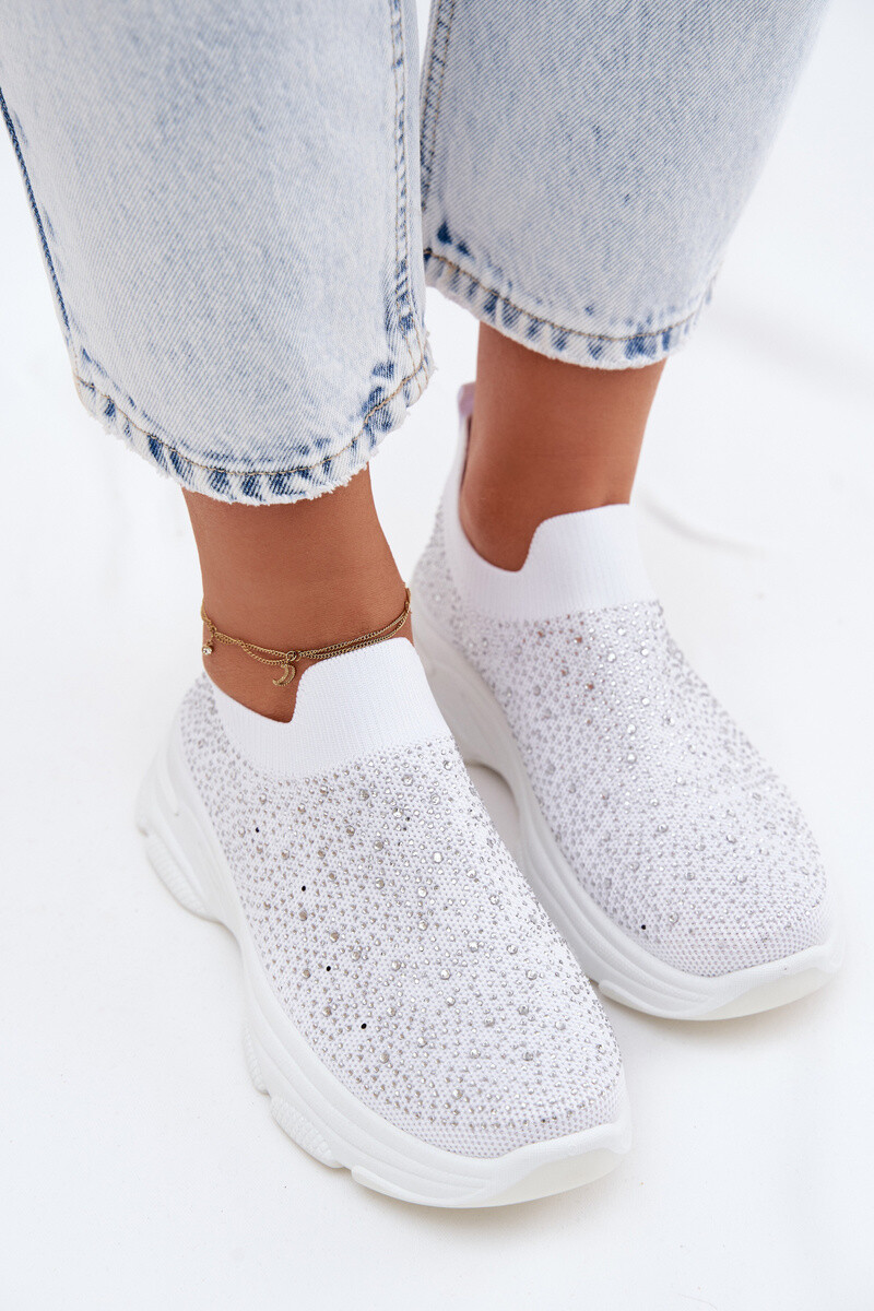 Biele slip-on športové topánky s ozdobami