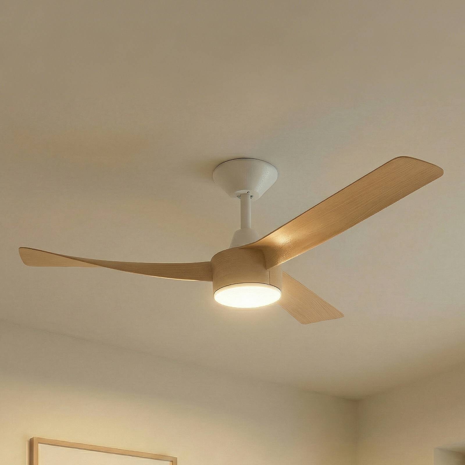 Stropný ventilátor Lucande Airona s LED osvetlením, biela/drevo, DC, tichý,