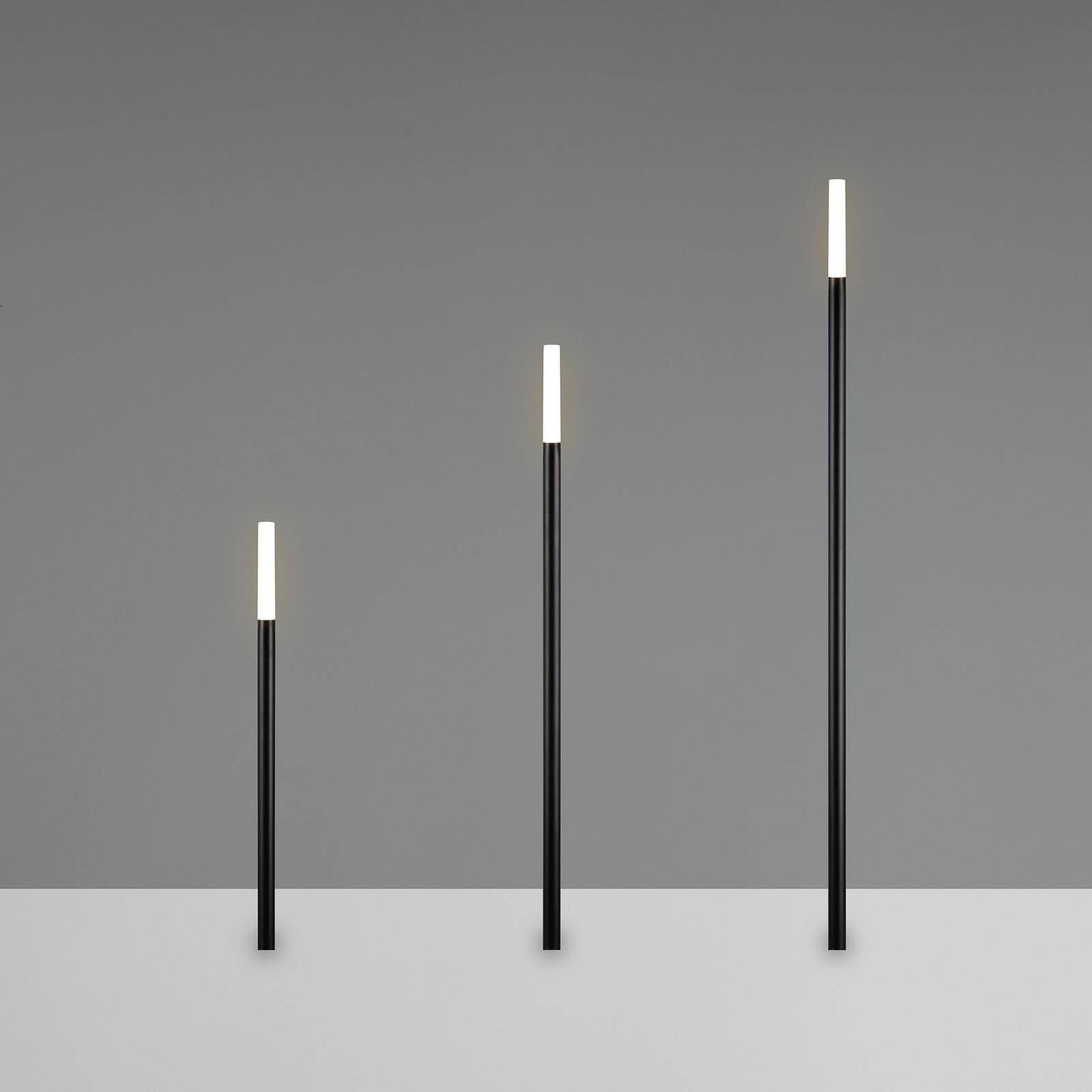 LED zemný svietidlo STICK, čierne, 3-pl., IP44, zástrčka