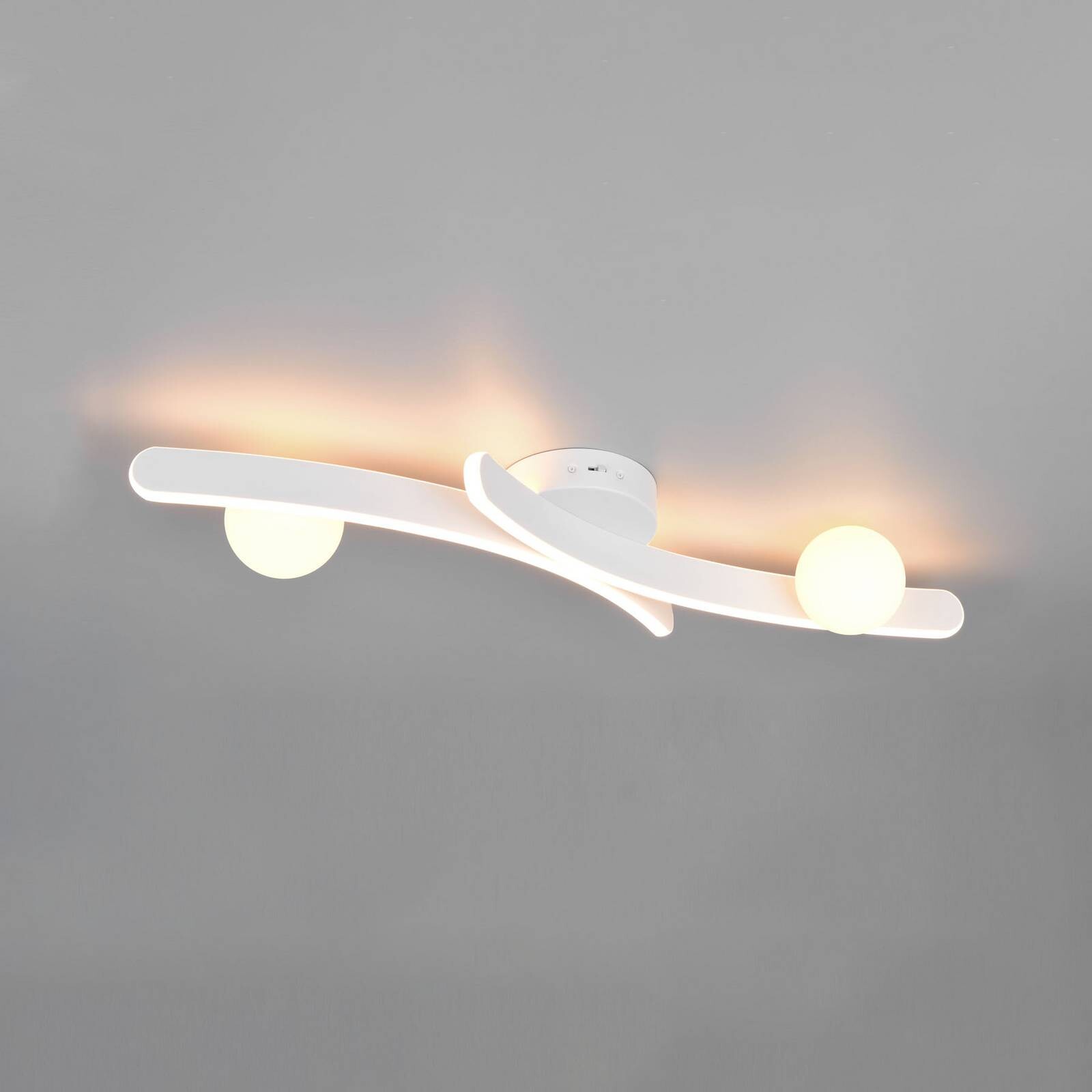 Stropné LED svetlo Napoli, biele matné, dĺžka 70 cm, kov CCT