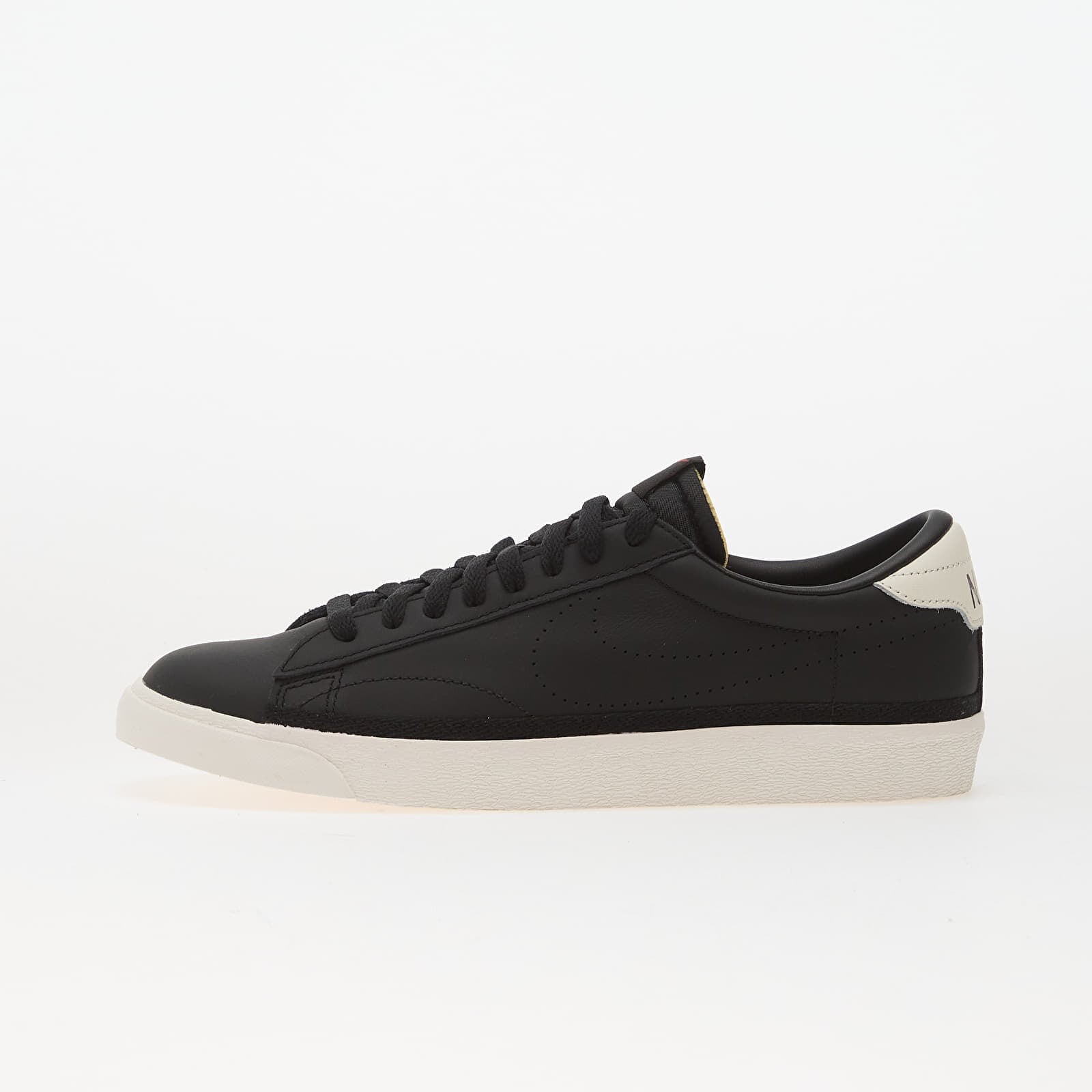Tenisky Nike Tennis Classic Ac Black/ Black-Sail-Team Orange EUR 45.5