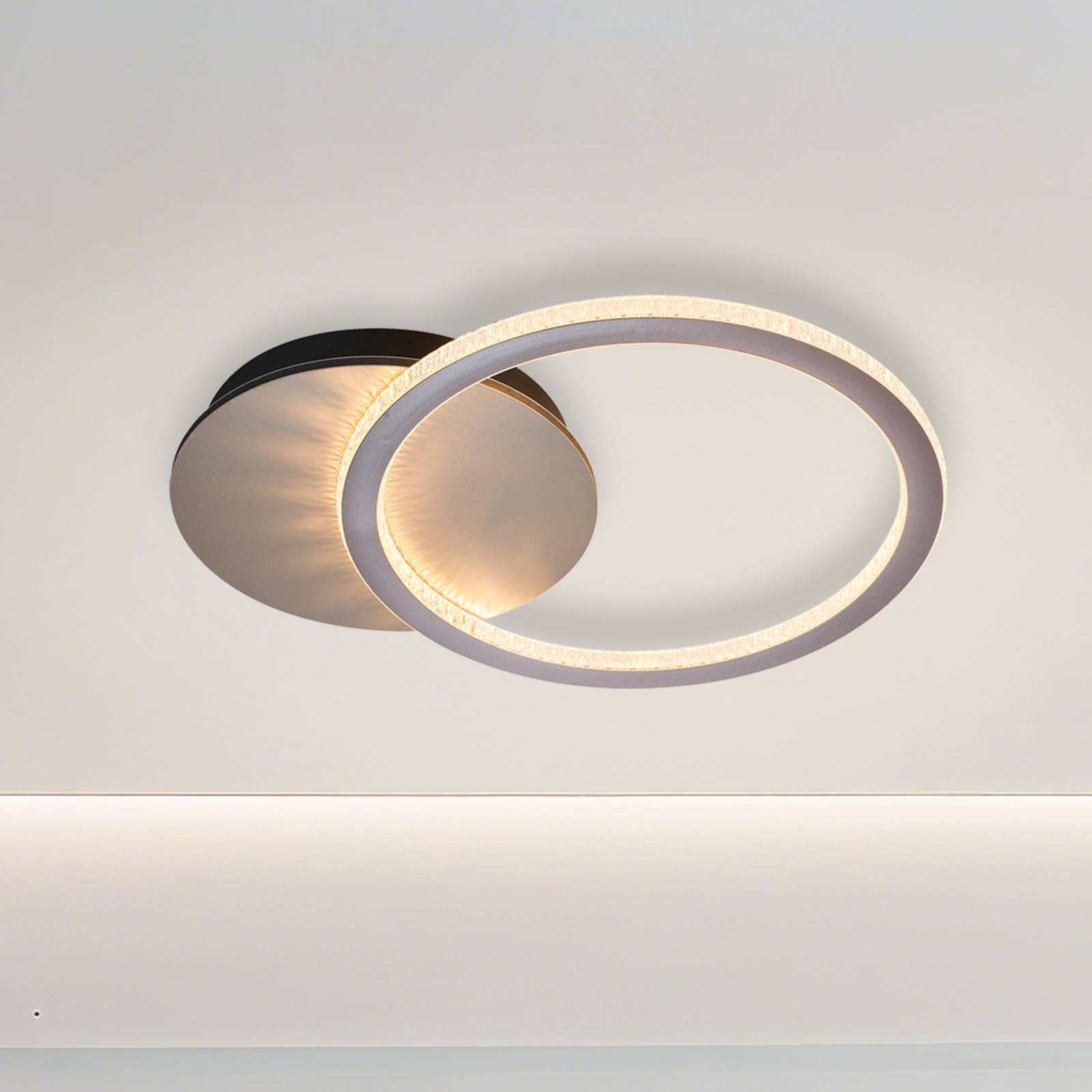 Stropné LED svetlo Specs, krémová farba, dĺžka 45 cm, železo/akryl