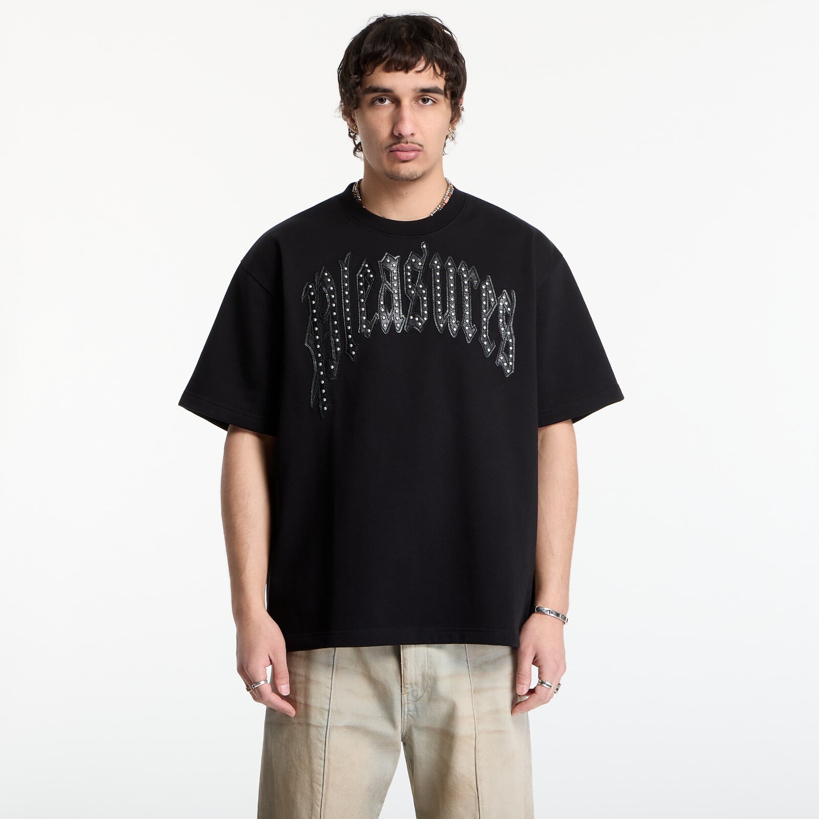 Tričko PLEASURES Twitch Studded Crewneck Black S