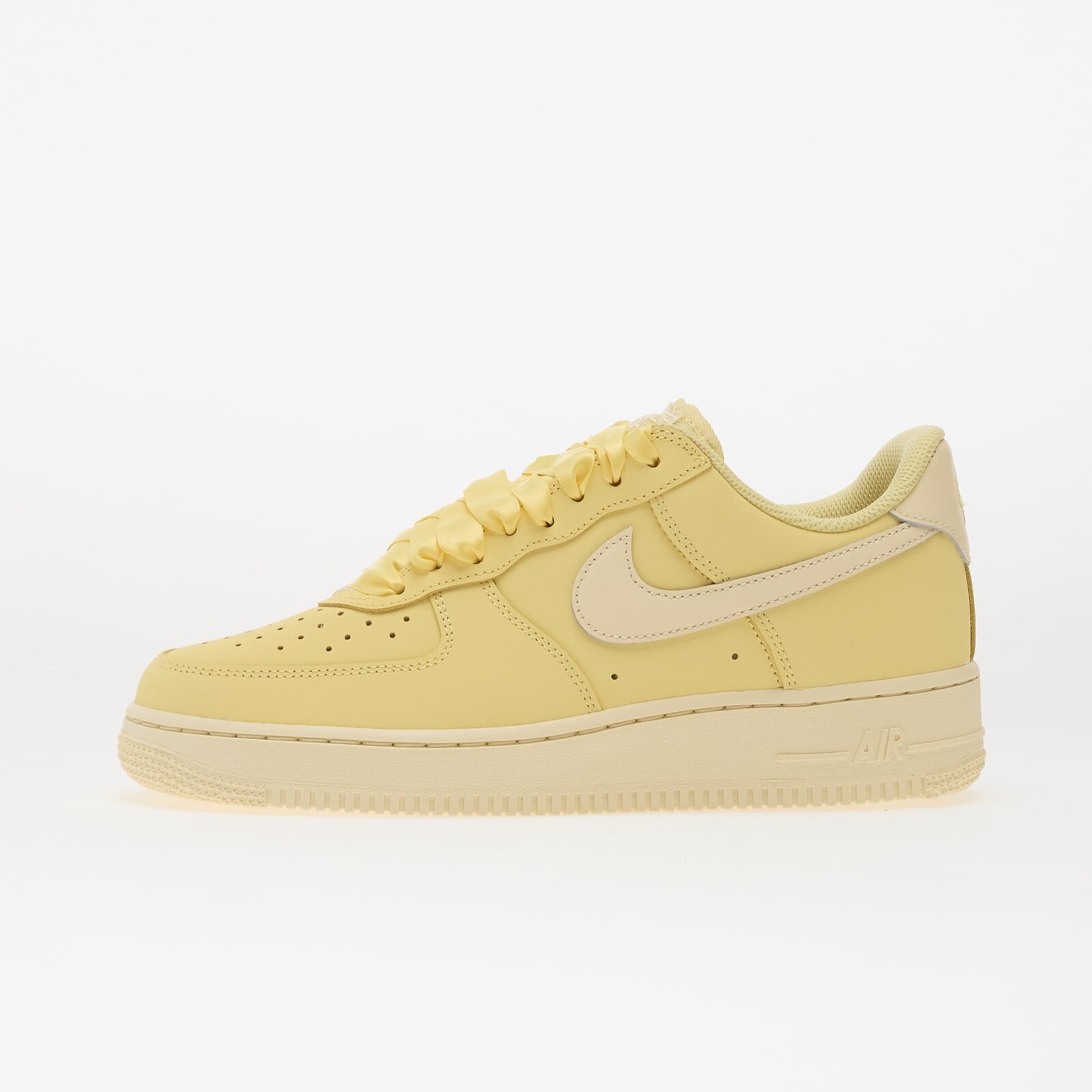 Tenisky Nike Air Force 1 Retro Premium Soft Yellow/ Sunbleach-Soft Yellow EUR 42.5