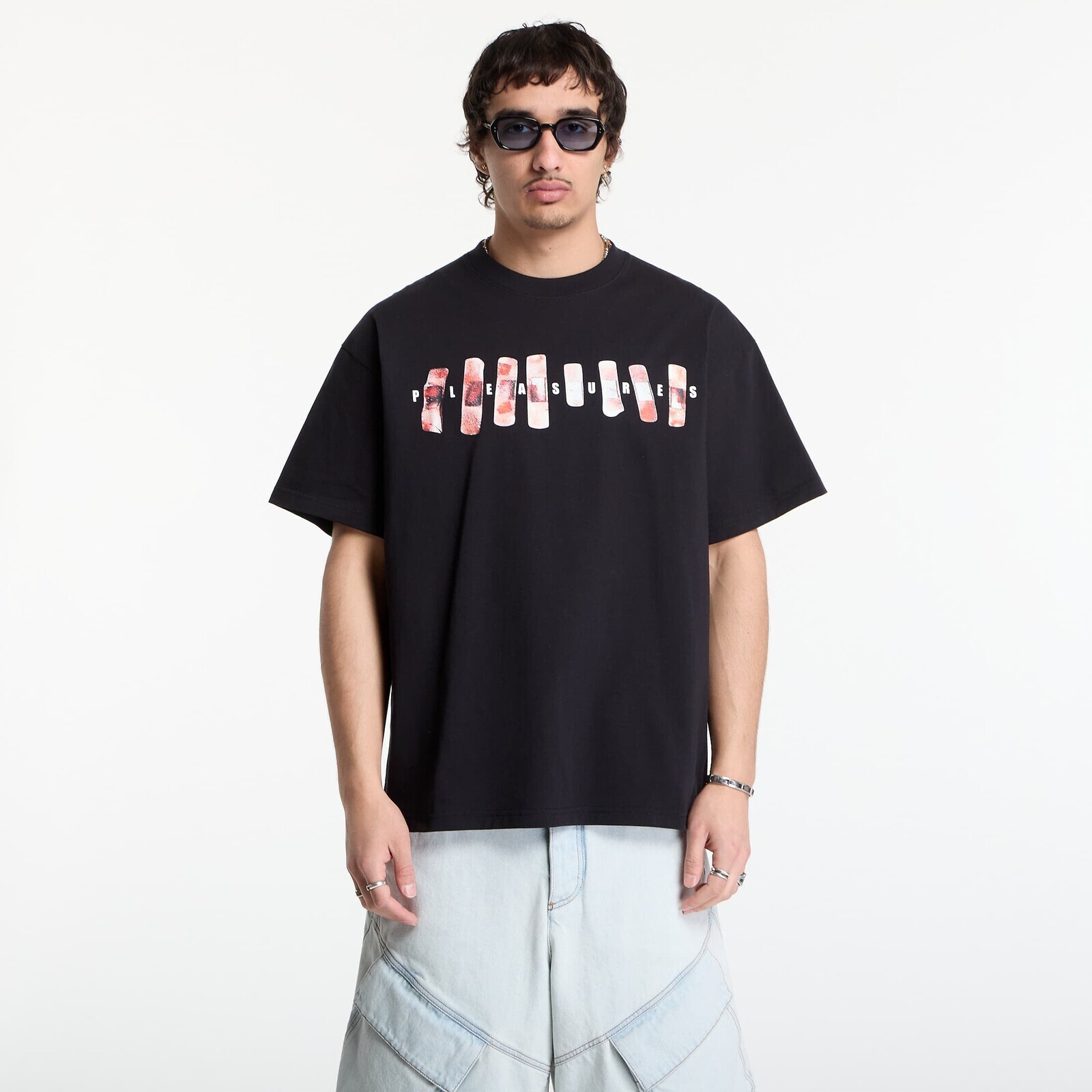 Tričko PLEASURES Wounded T-Shirt Black L
