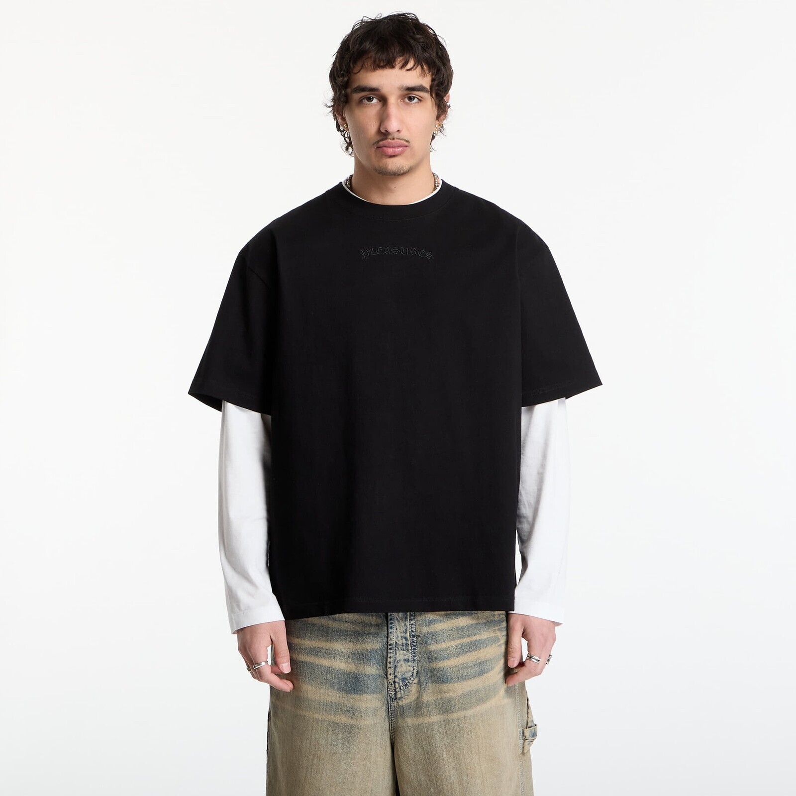 Tričko PLEASURES Neural Applique Shirt Black M