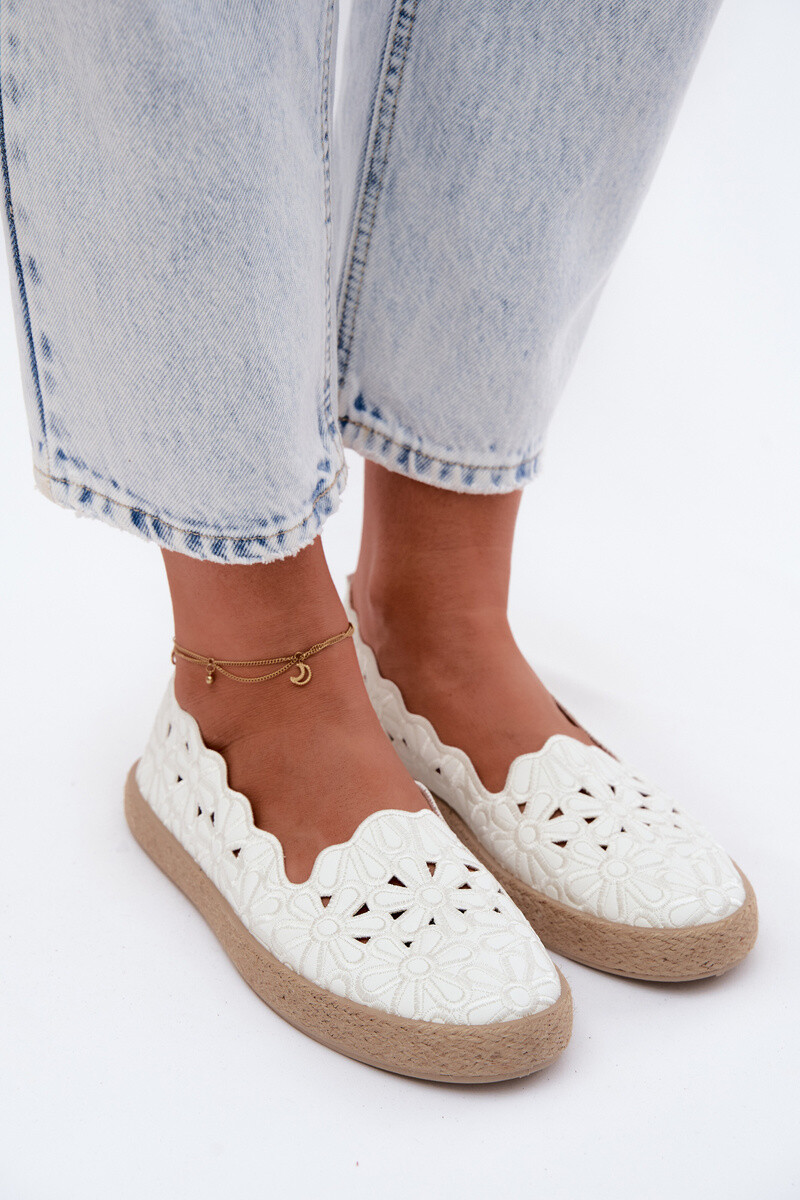 Dámske kvetinové espadrilky EVENTO biele