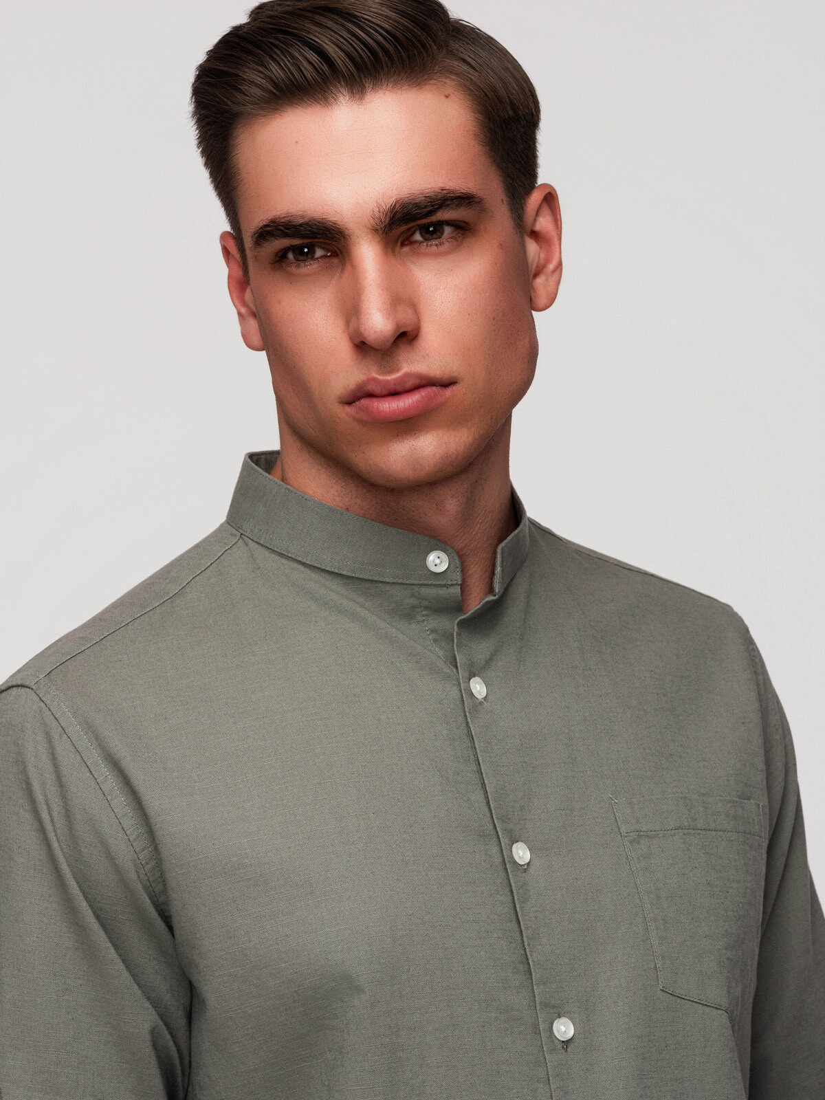 Ombre Men's linen shirt with stand-up collar and pocket REGULAR FIT