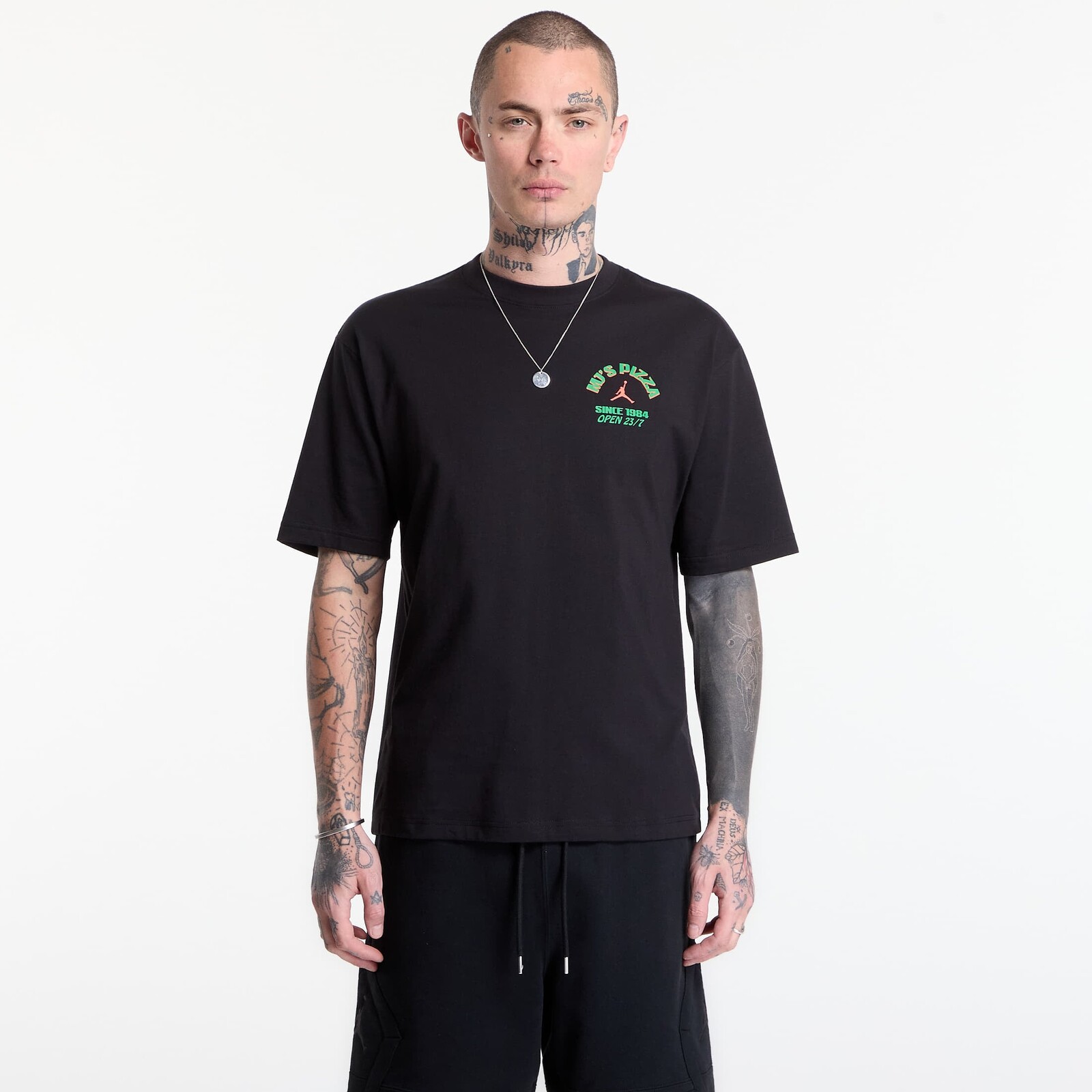 Tričko Jordan Men's Graphic T-Shirt Black/ Infrared 23 L