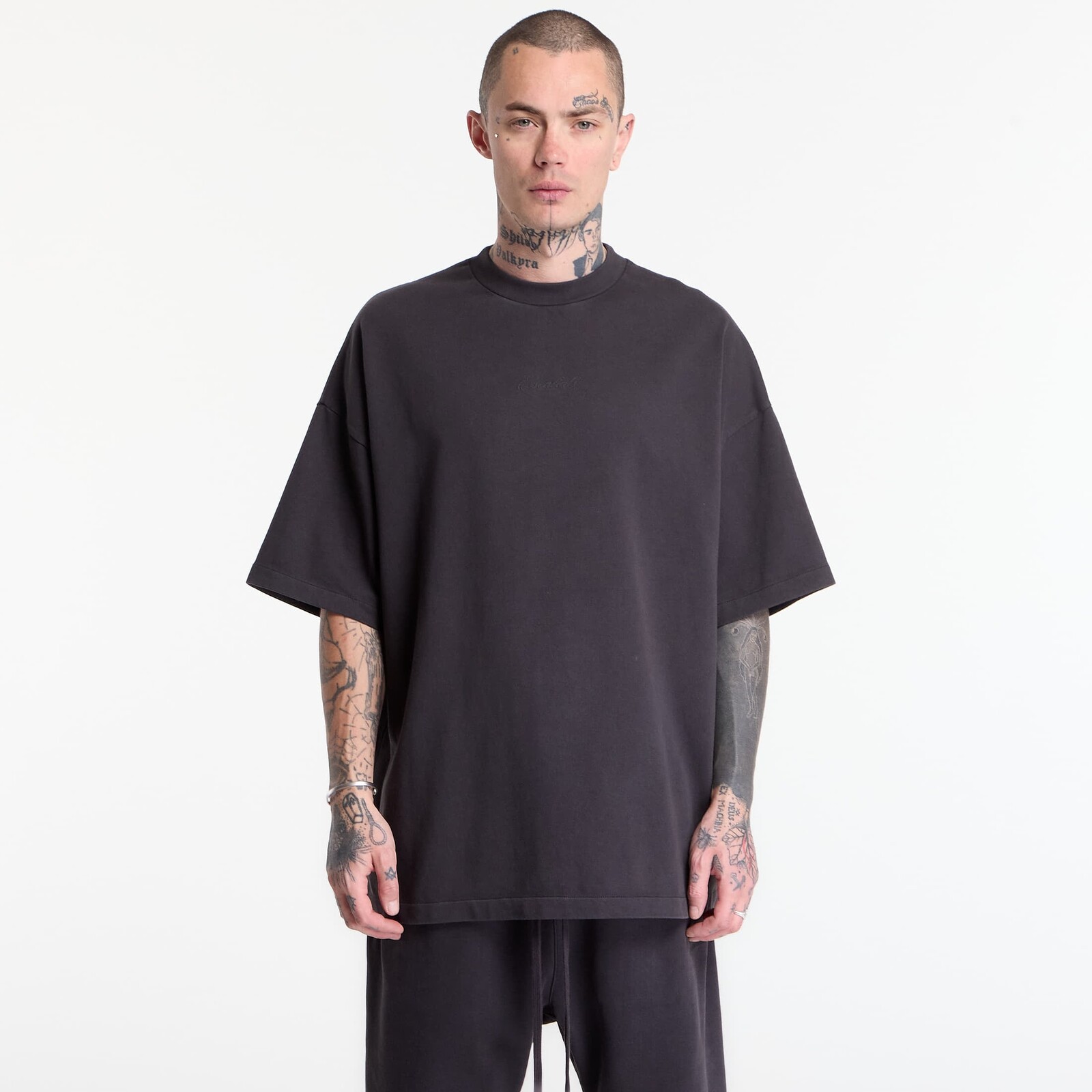 Tričko Fear of God Essentials Signature 90'S Fit Short Faded Black S