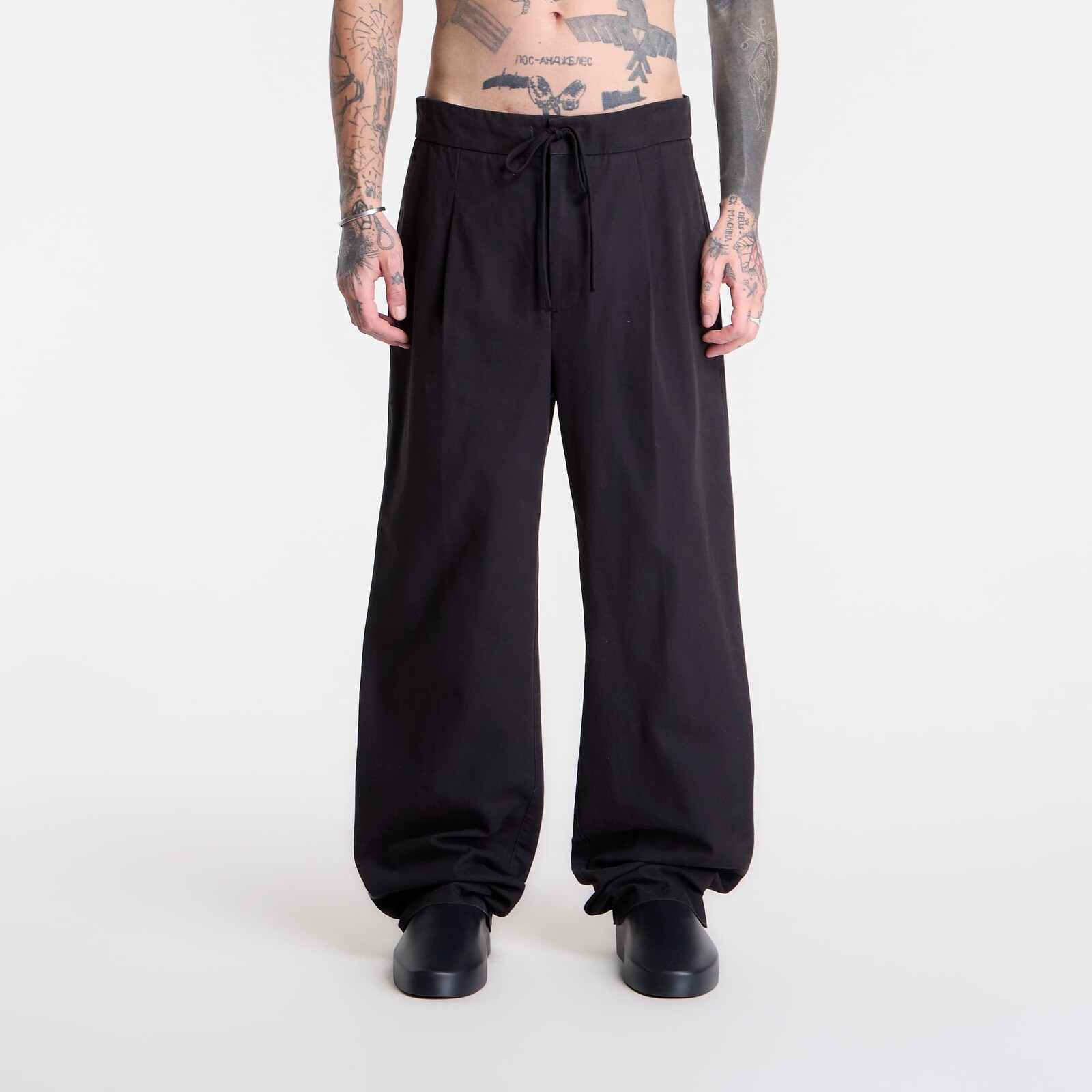 Kalhoty Fear of God Essentials Pleat Front Pant Vintage Black XL