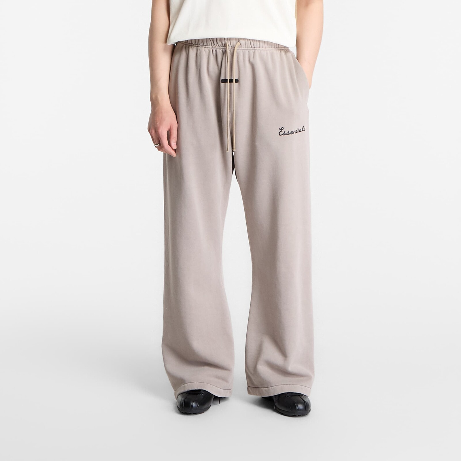 Tepláky Fear of God Essentials Training Classic Fit Flare Sweatpant Faded Seal XL
