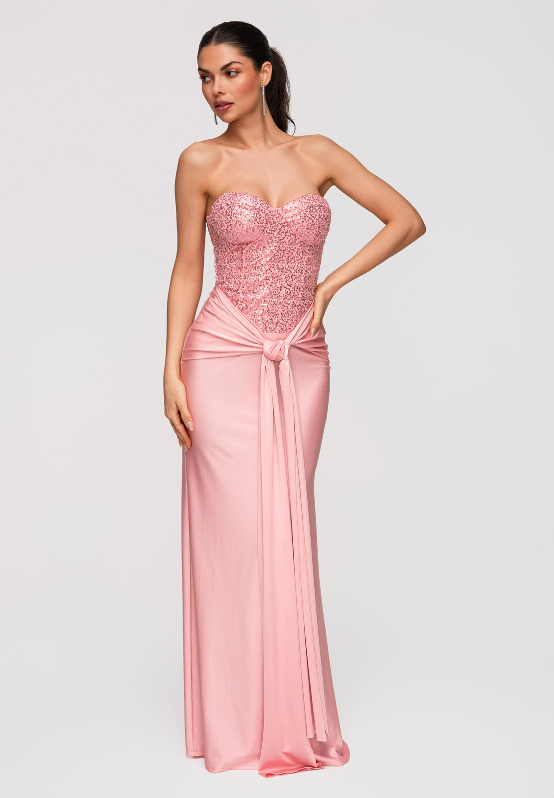 Elegantné maxi večerné šaty s korzetom