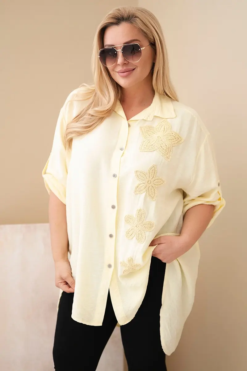 Kesi Włoski dámska plus size košeľa s kvetinovou výšivkou