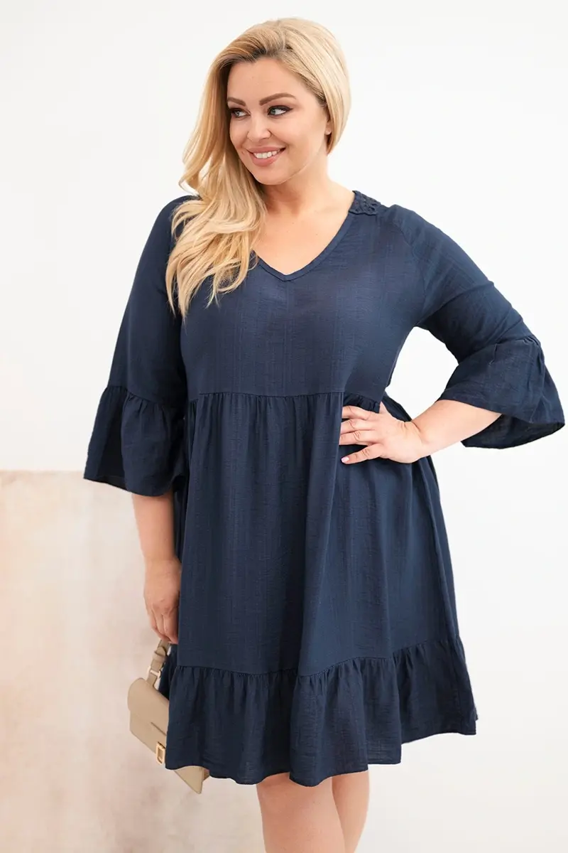 Plus Size šaty s riasením a otvoreným chrbtom