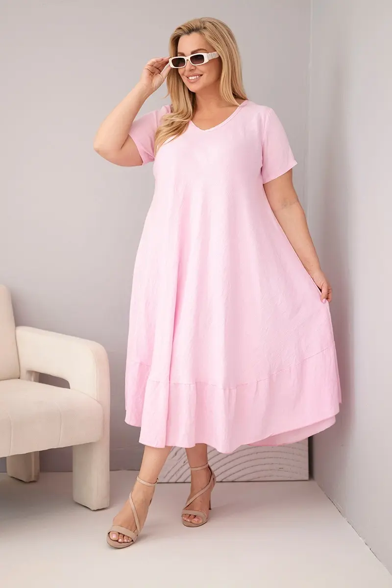 Plus size šaty s volánom a krátkym rukávom