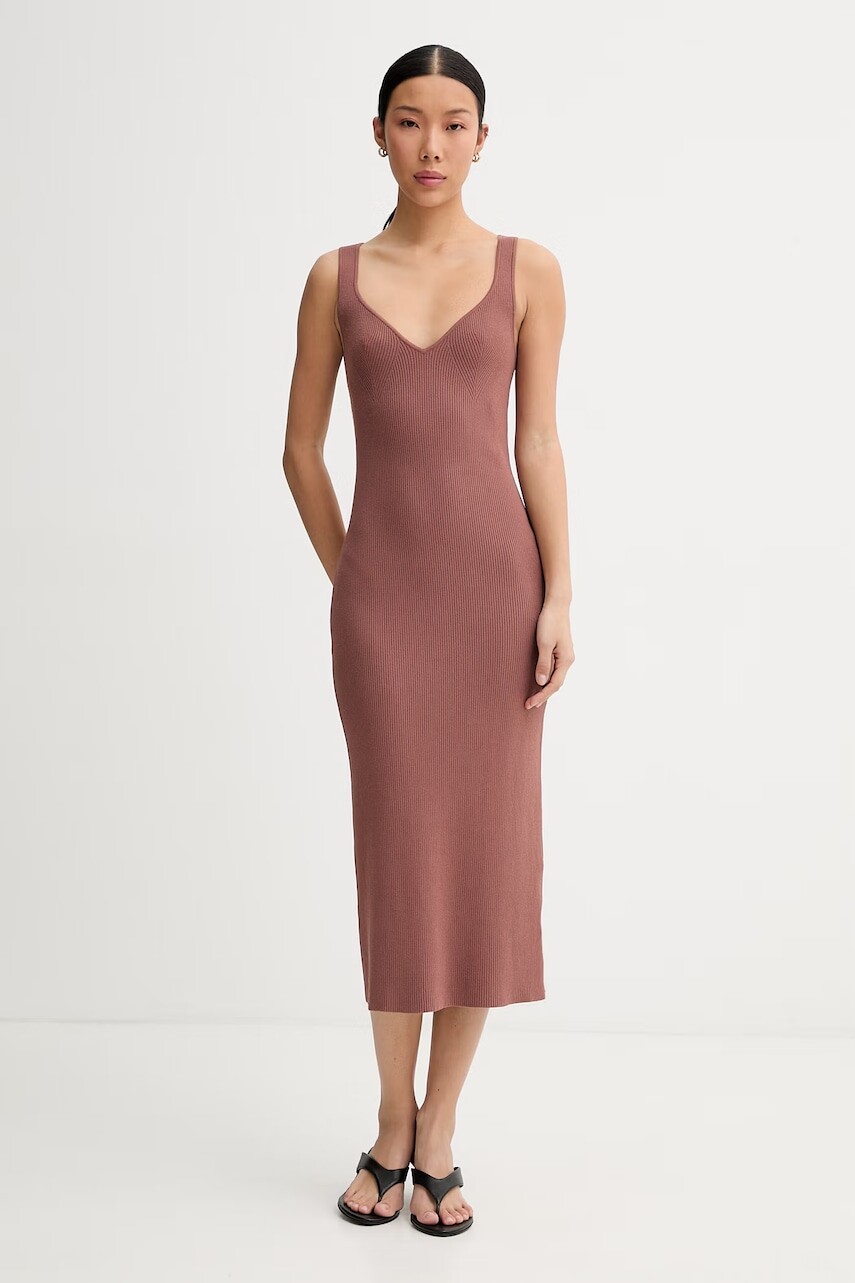 Calvin Klein priliehavé šaty s viskózou